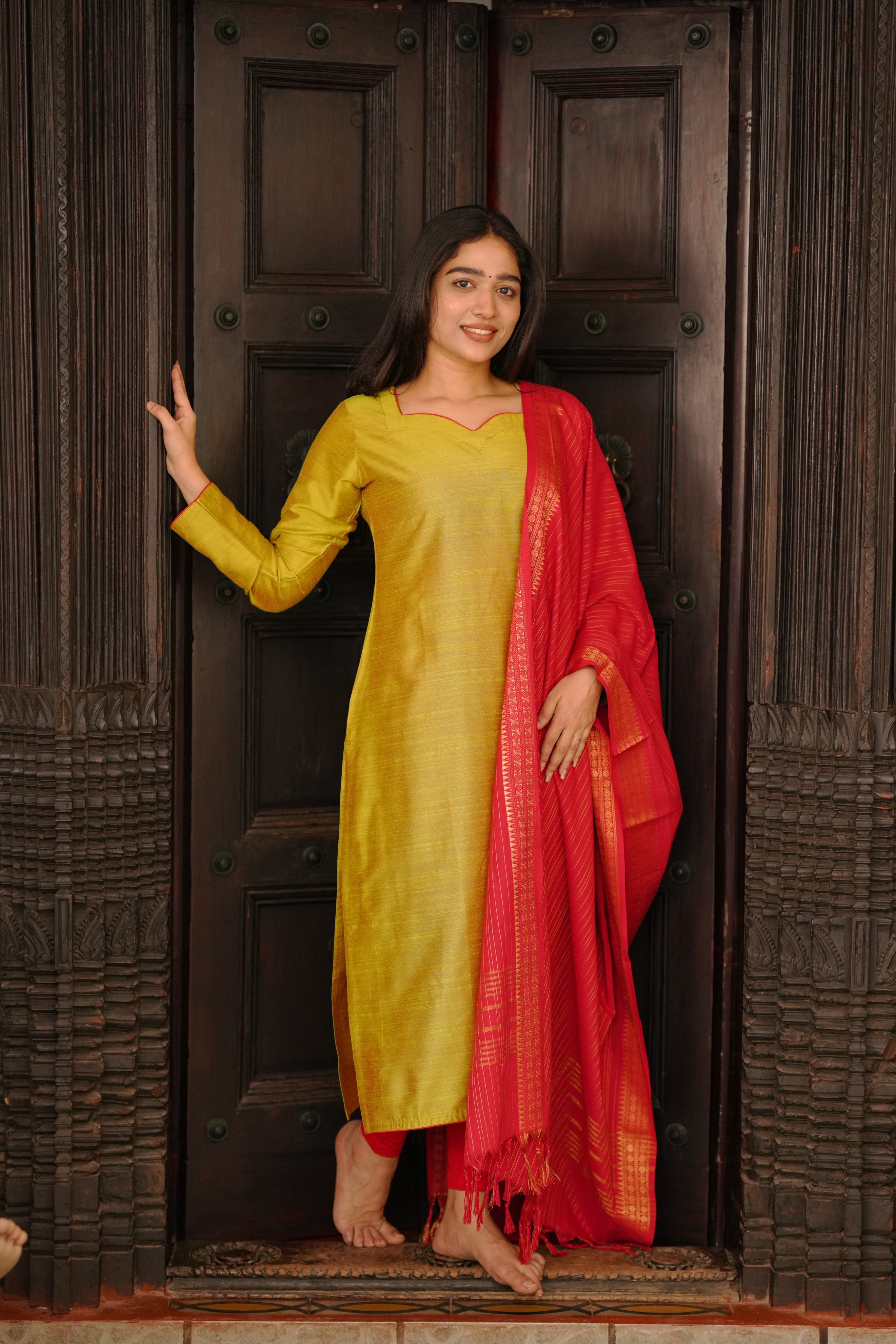 Shanmuga Priya (Kurti+Dupatta)