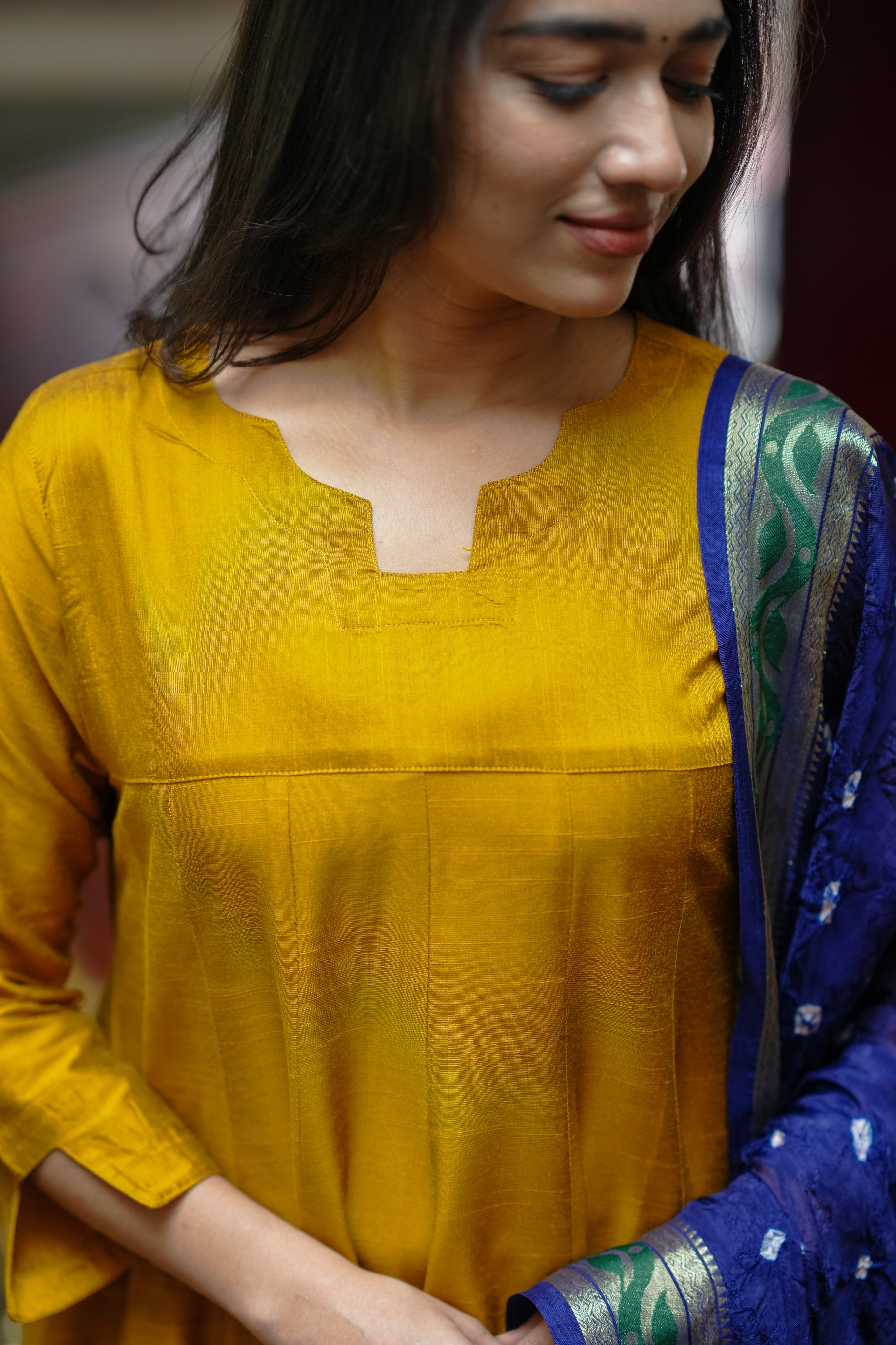 stylish silk cotton kurti for college girls
trendy full flared anarkali kurti
college wear ethnic kurti
casual college kurti set
bandhani dupatta kurti for college