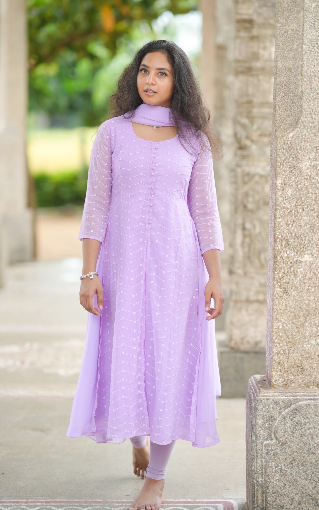 Simple ethnic wear