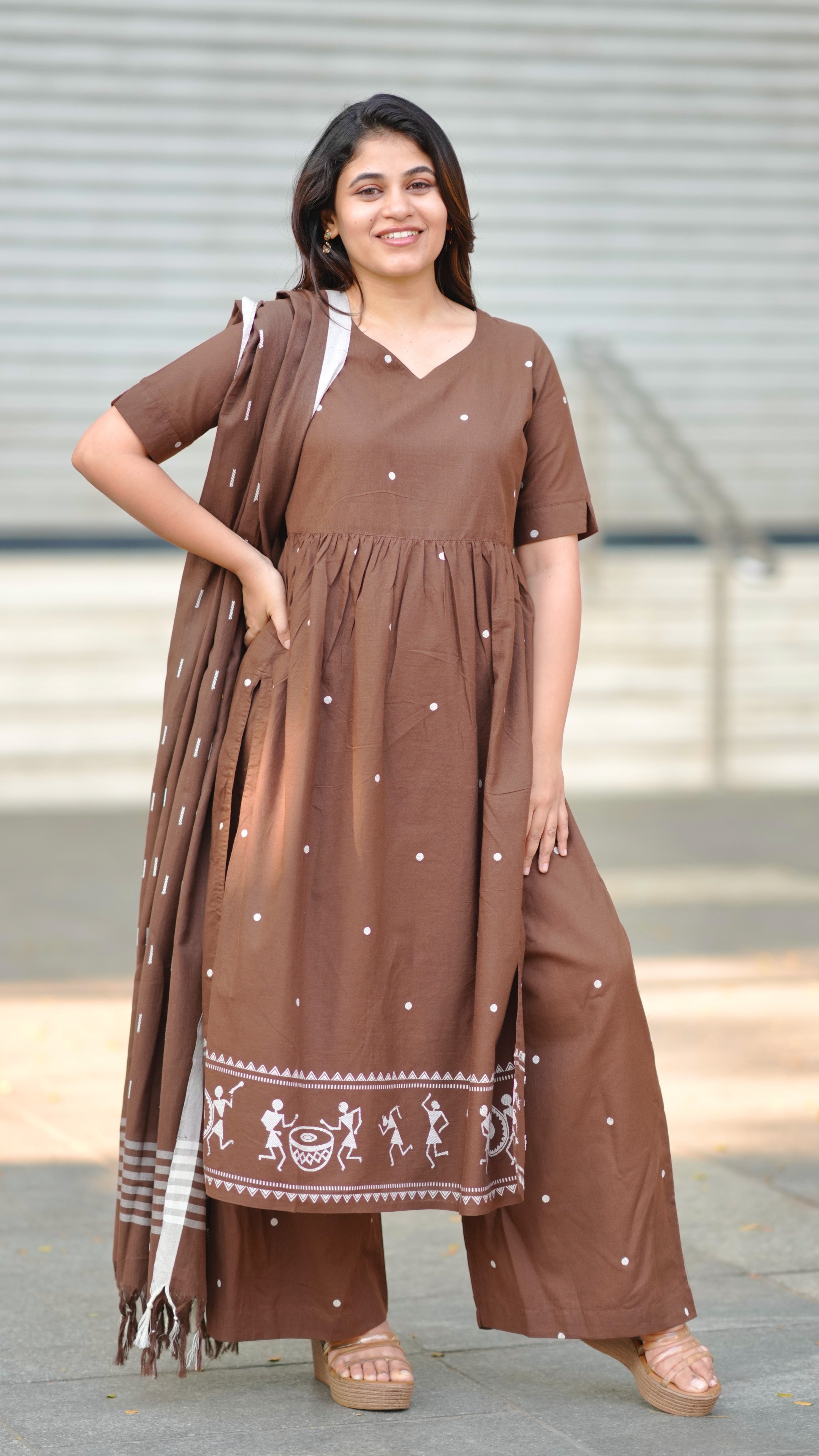 trendy kurti pant dupatta set
cotton kurti set for college wear