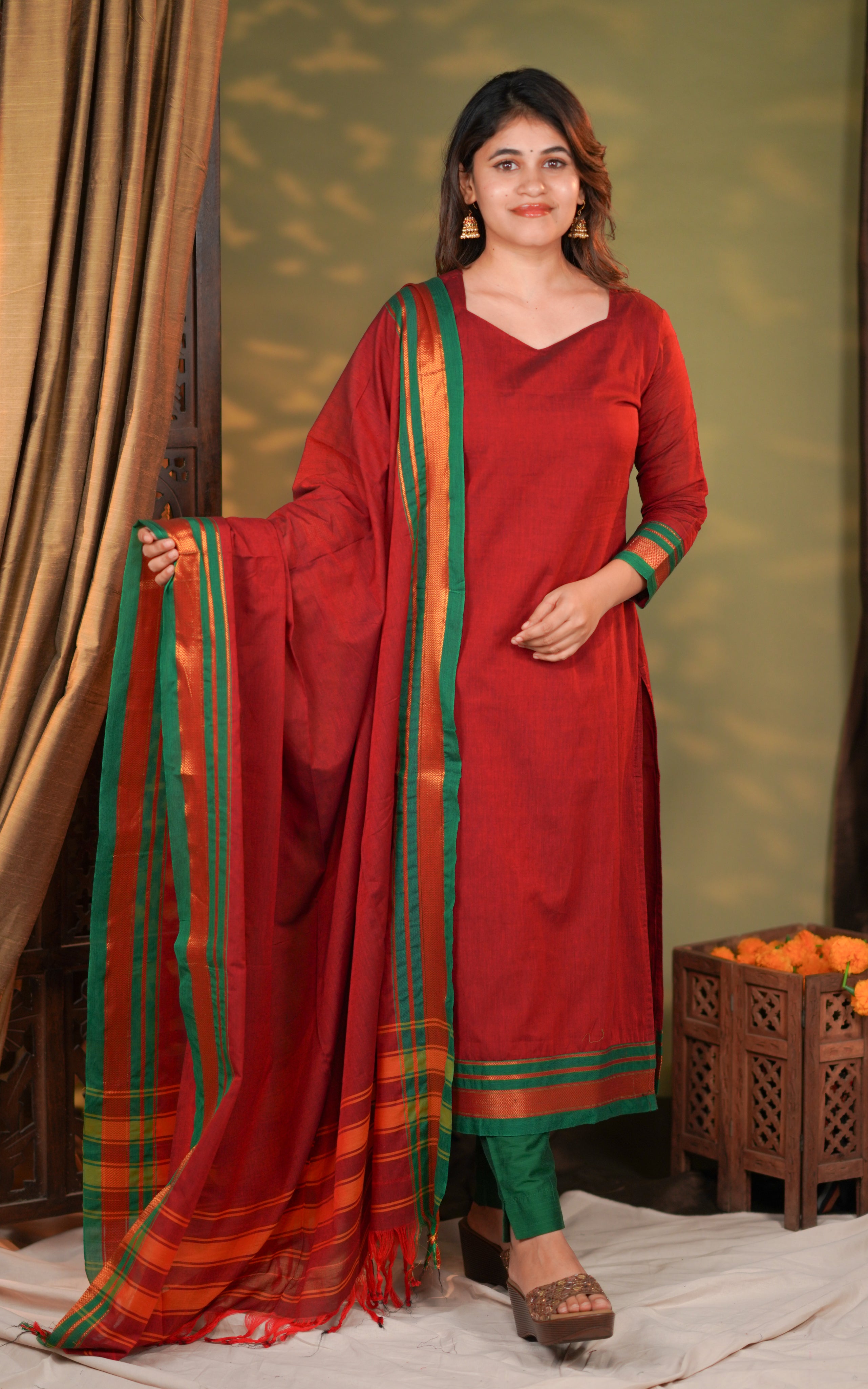 Aadhvita Maroon (Kurti+Dupatta)