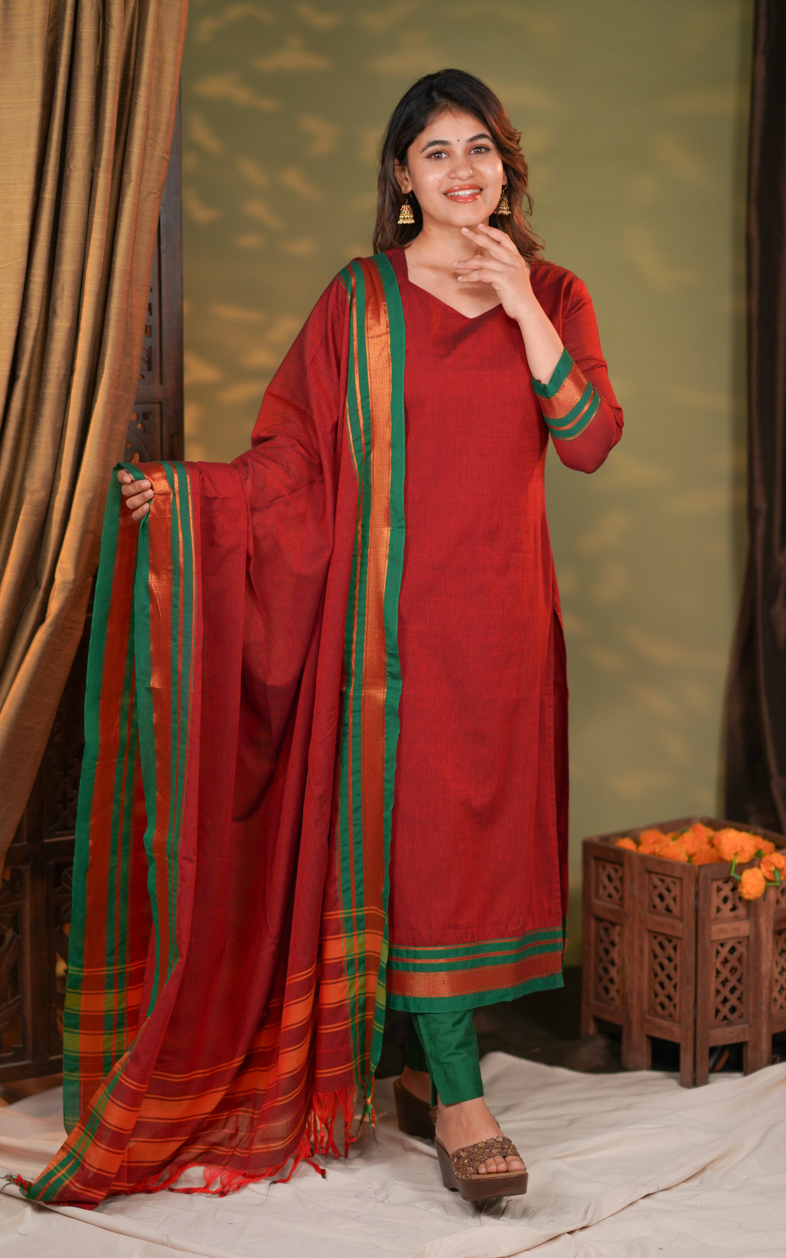 Aadhvita Maroon (Kurti+Dupatta)
