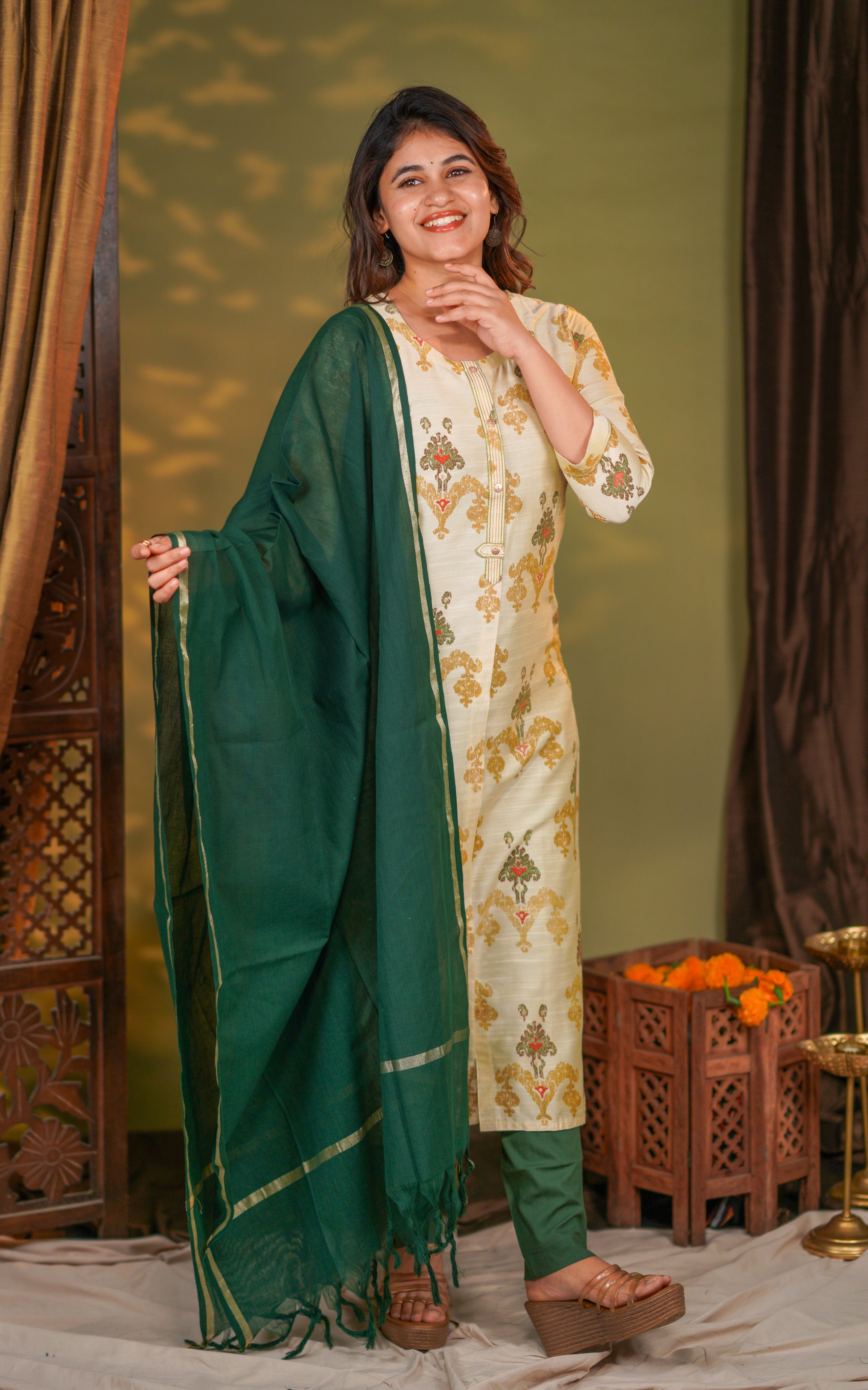 Yaazhini (Kurti+Dupatta)