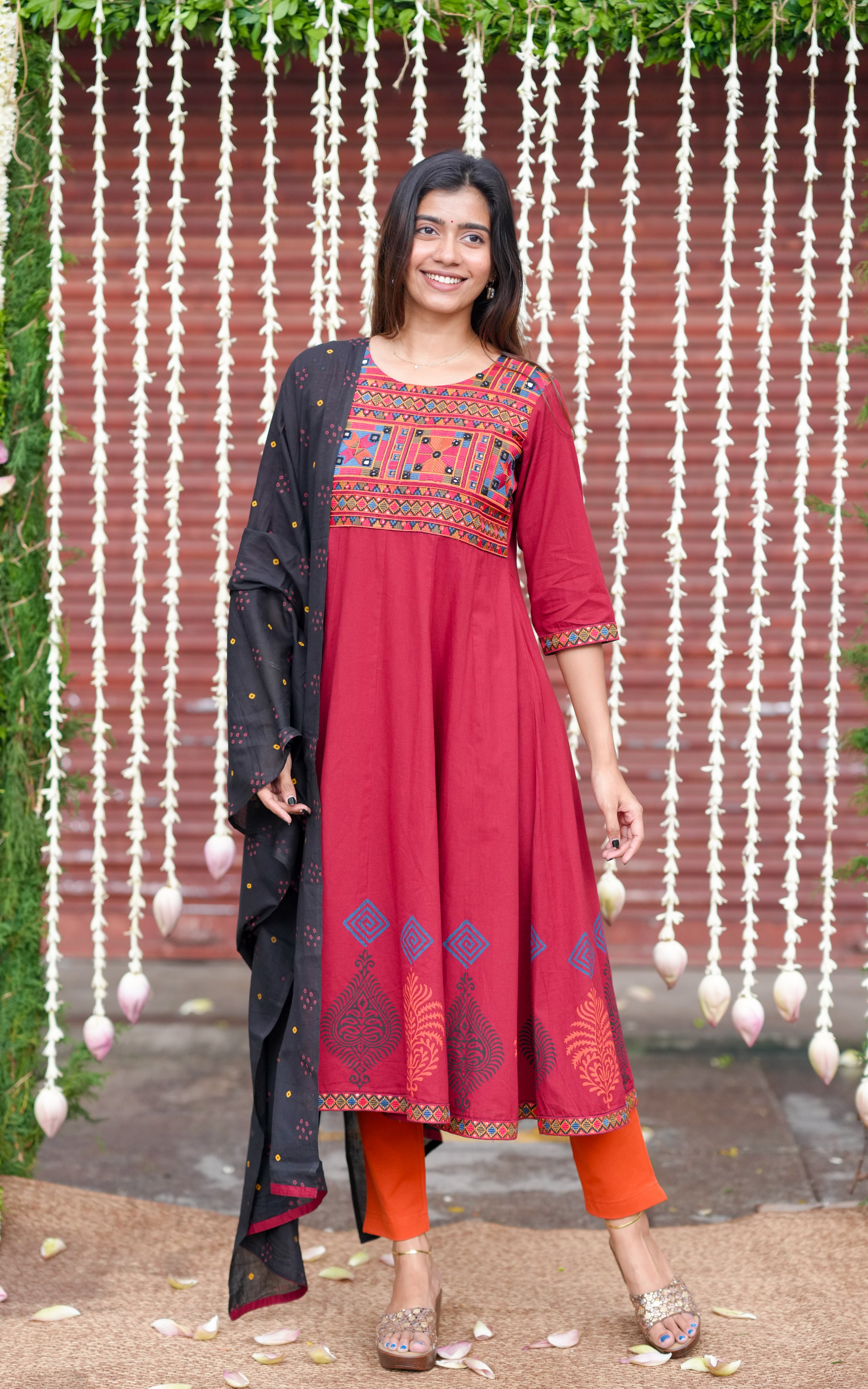 Poongkodi Maroon (Kurti+Dupatta)