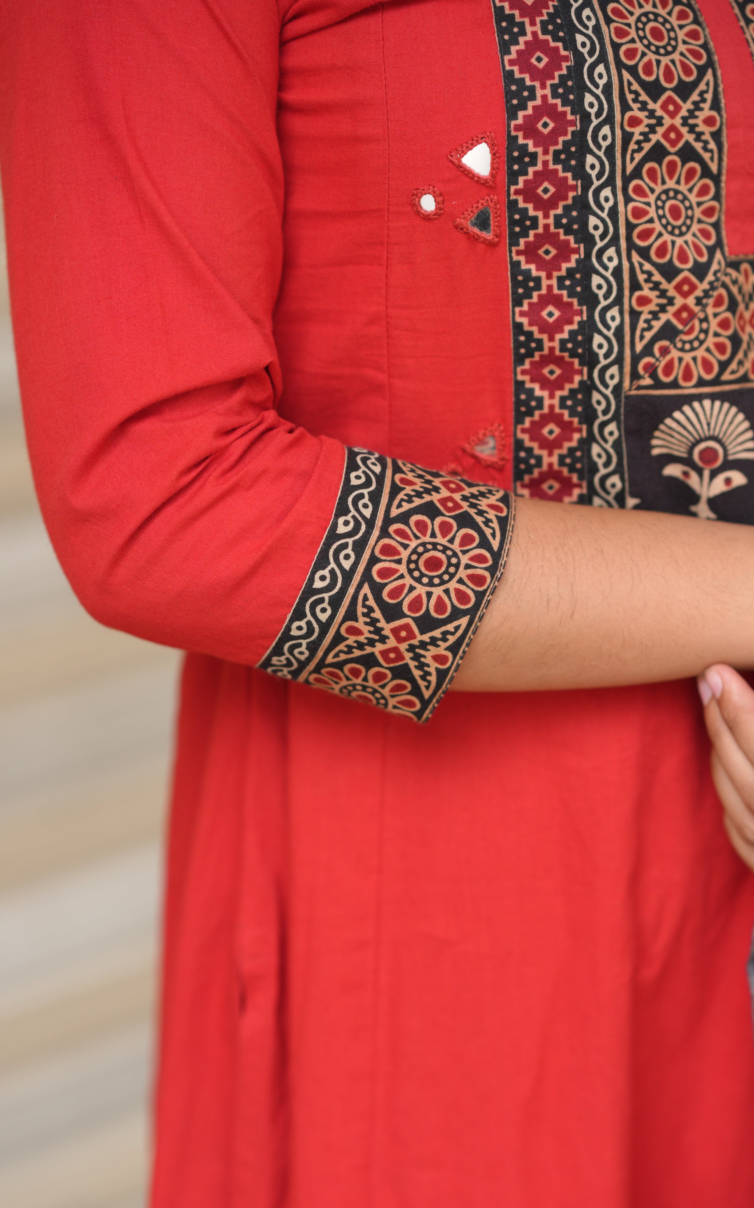 Moni Red (Kurti+Dupatta)