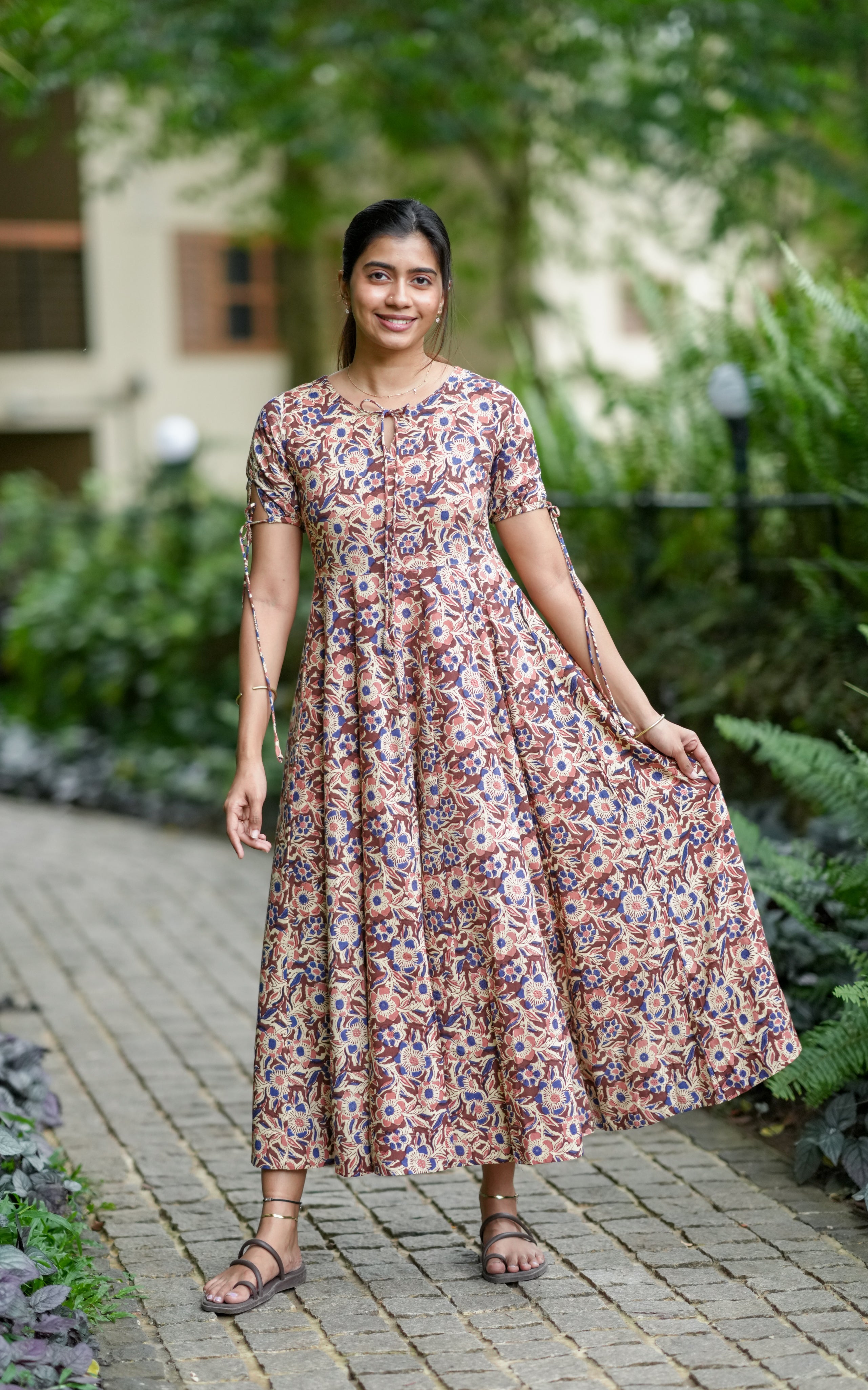 An elegant reminder that less is more when it comes to timeless ethnic fashion