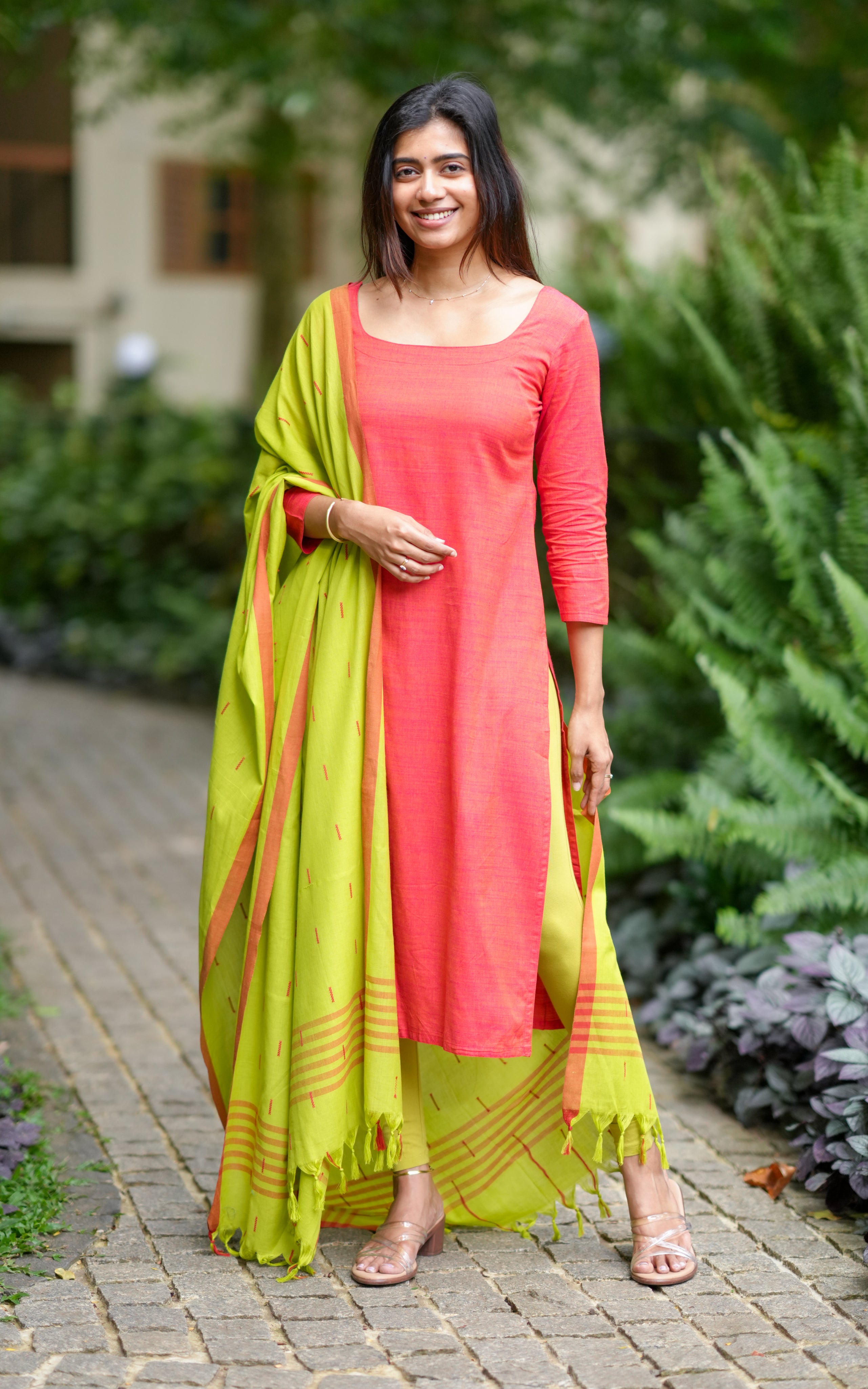 Simple ethnic wear