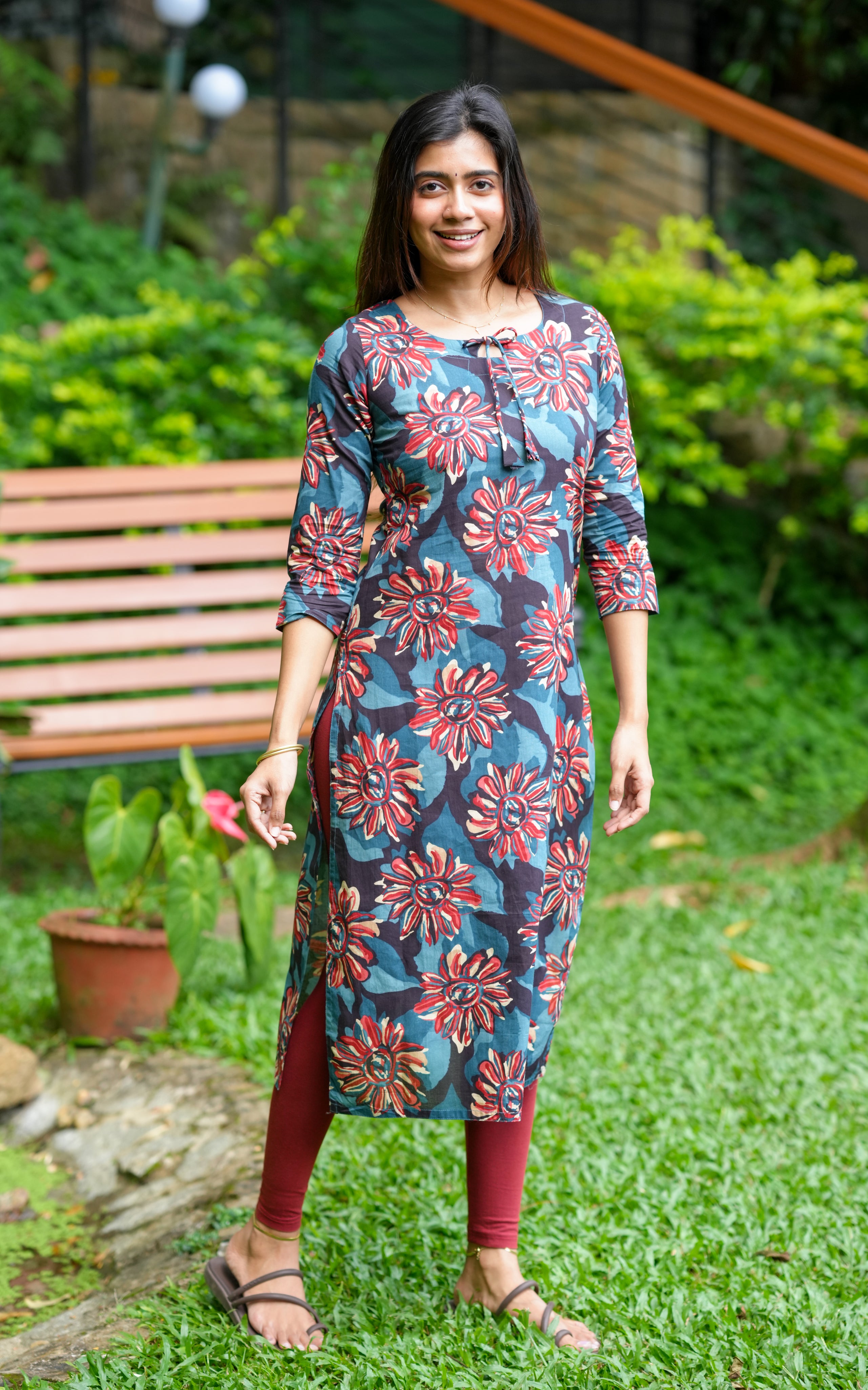 Simple ethnic wear