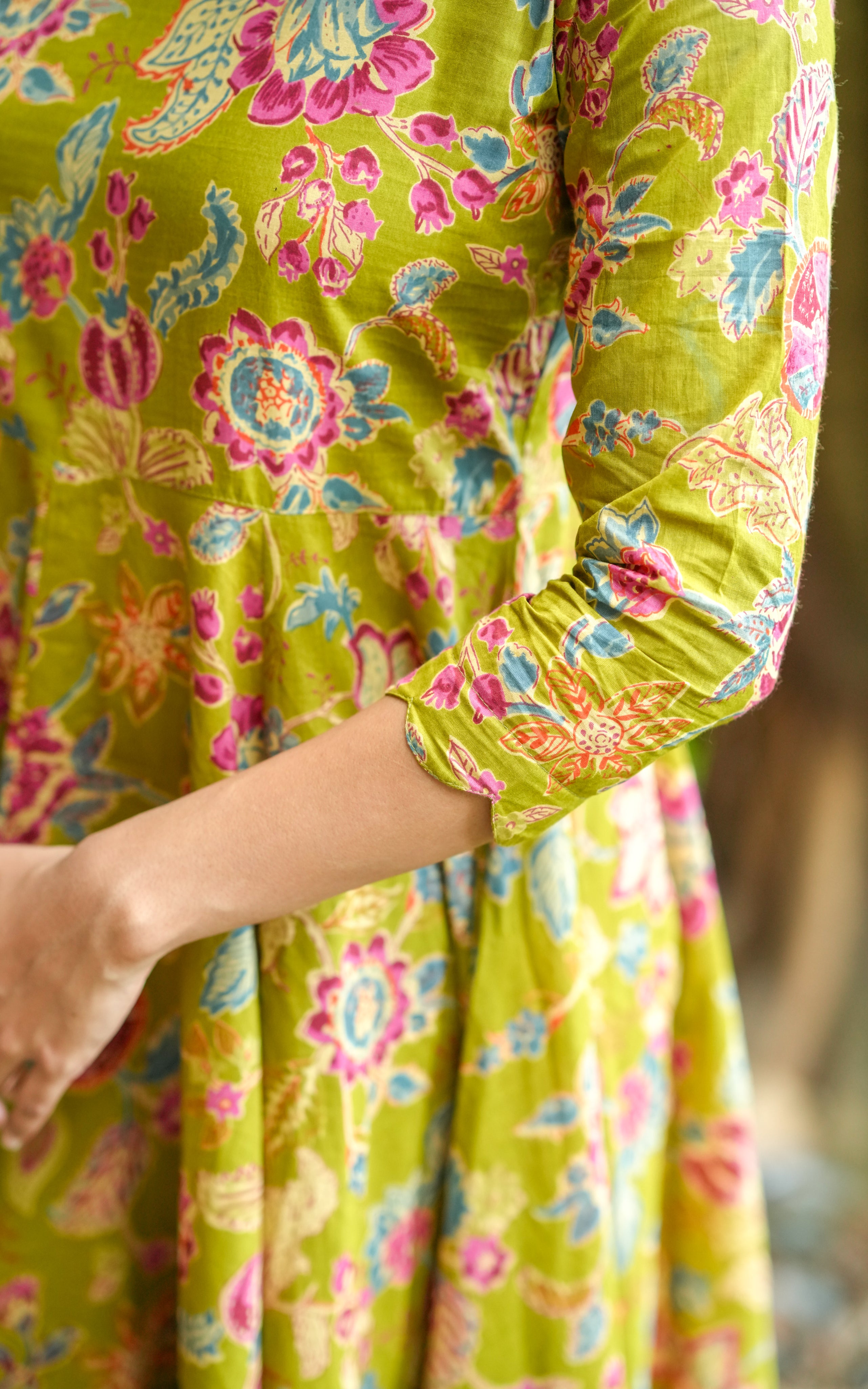 Simple ethnic wear