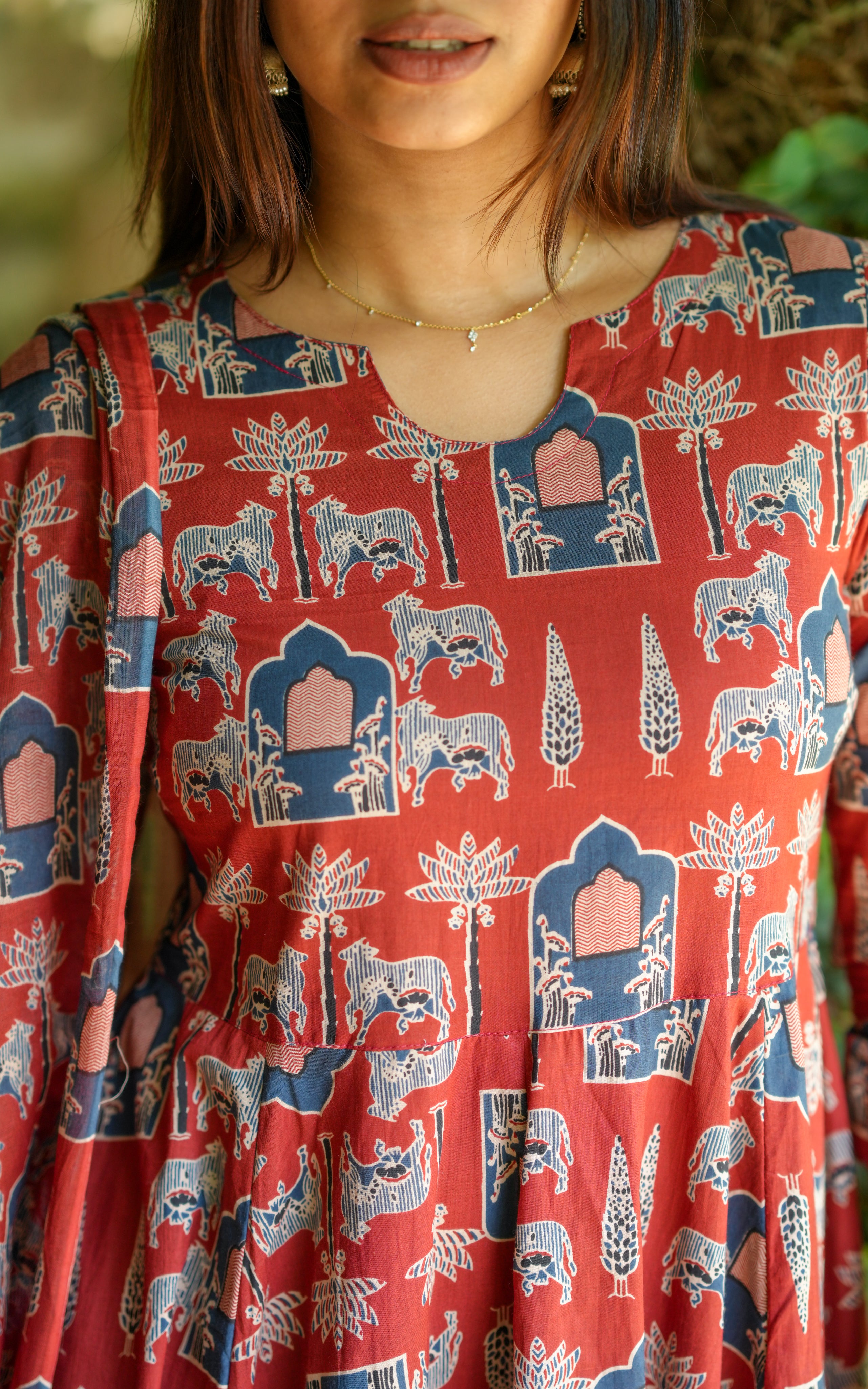 Simple ethnic wear
