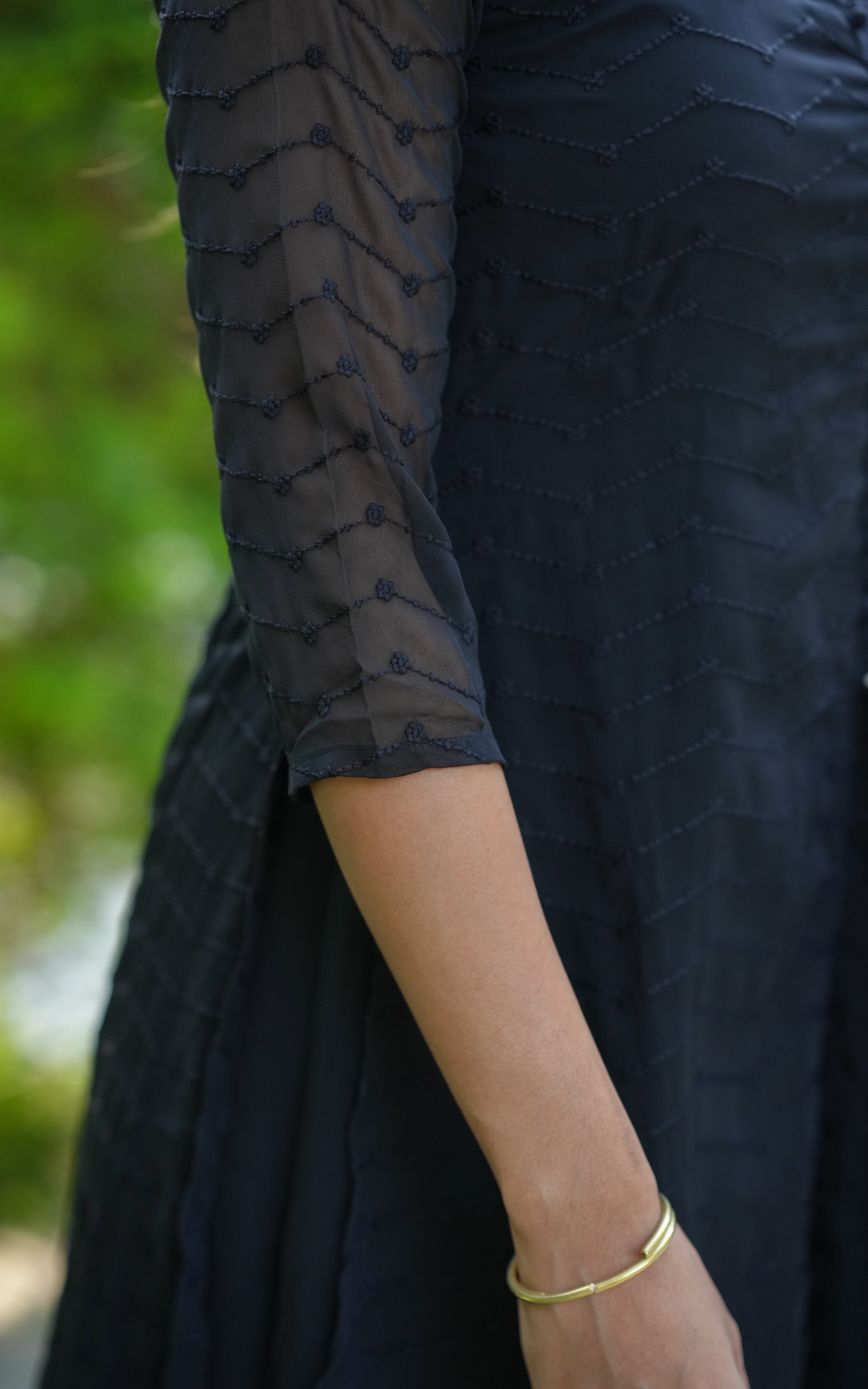 Three-quarter sleeves for stylish look
