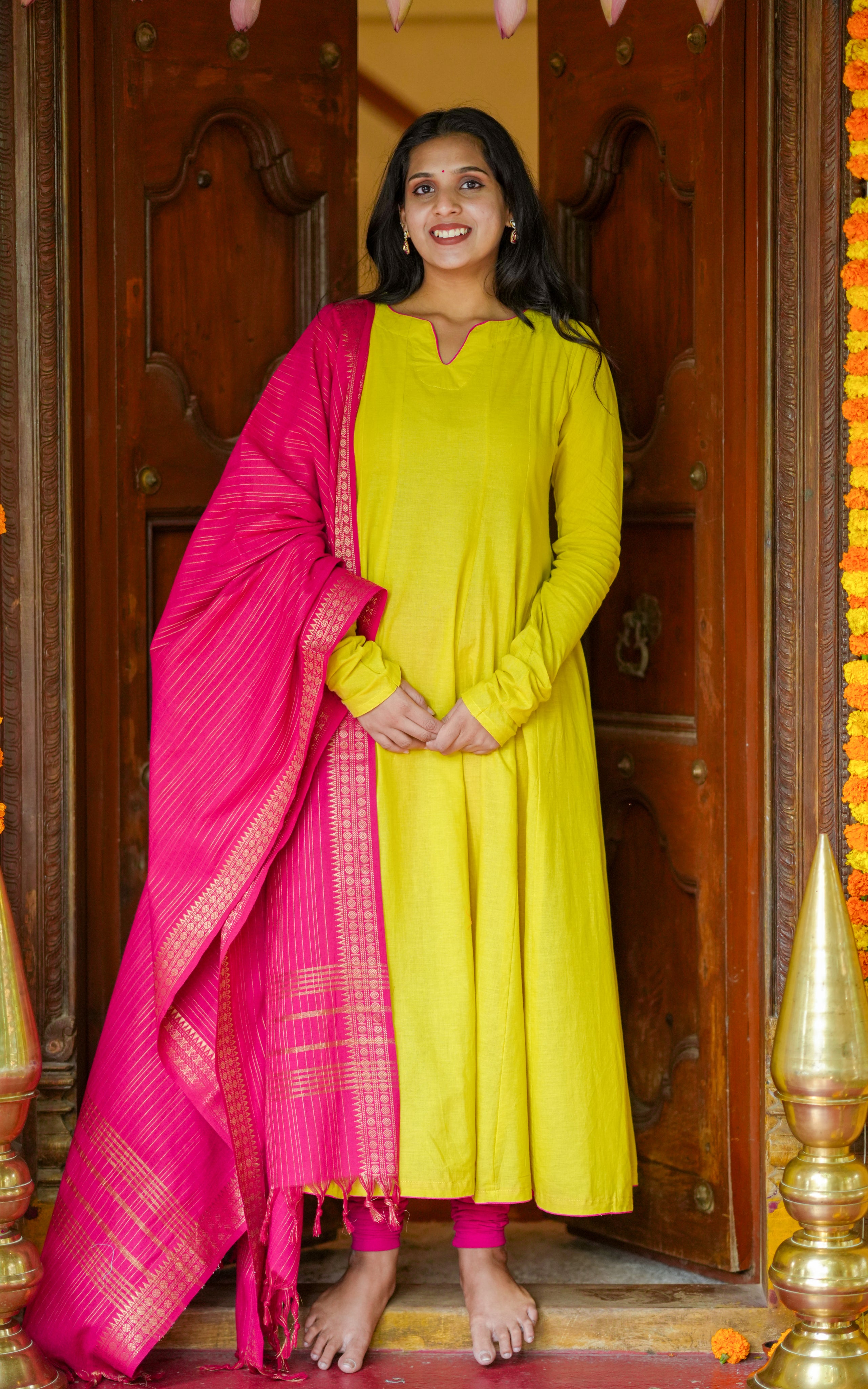Menmozhi B (Kurti+Dupatta)