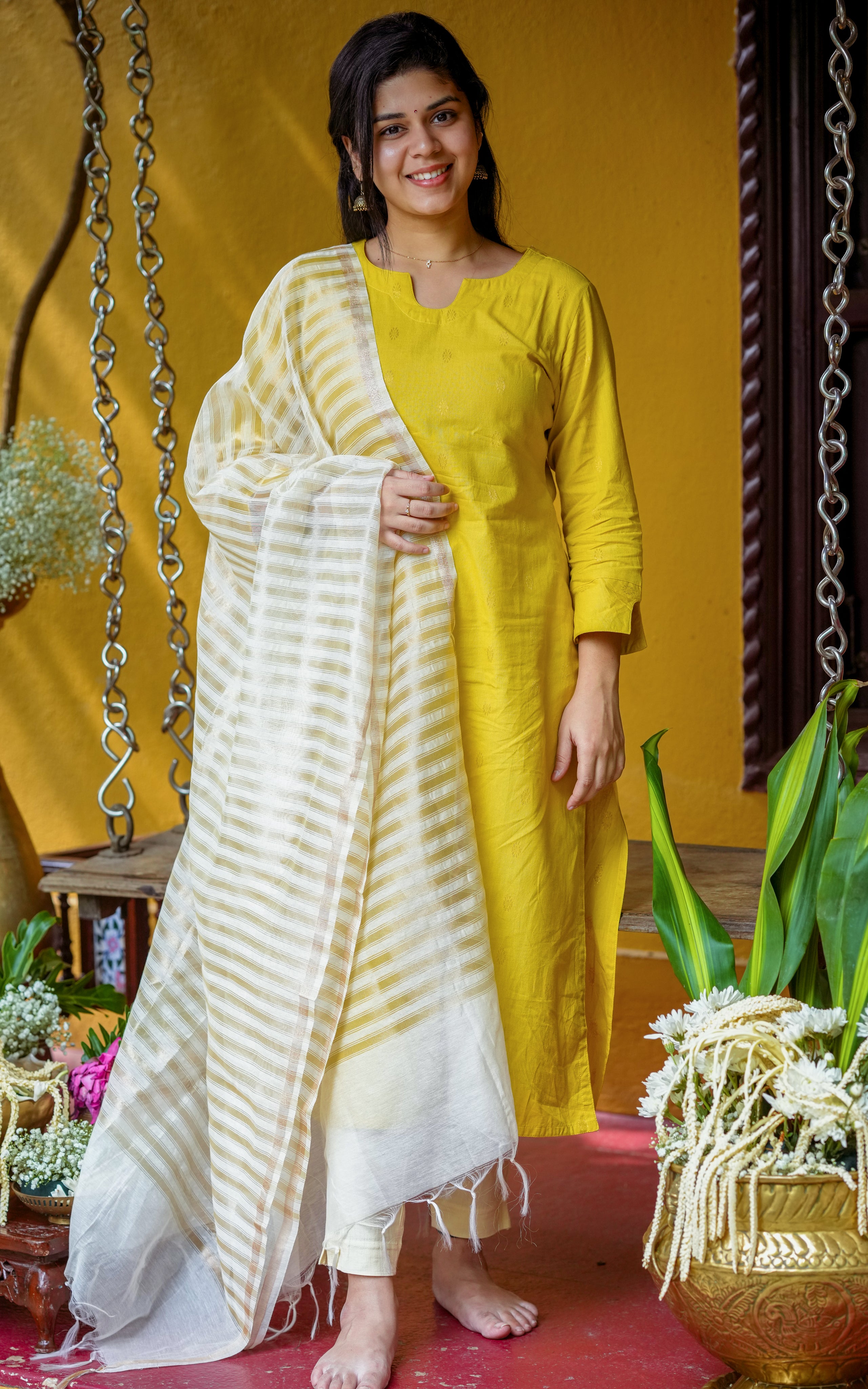 Ivanthika D (Kurti+Dupatta)