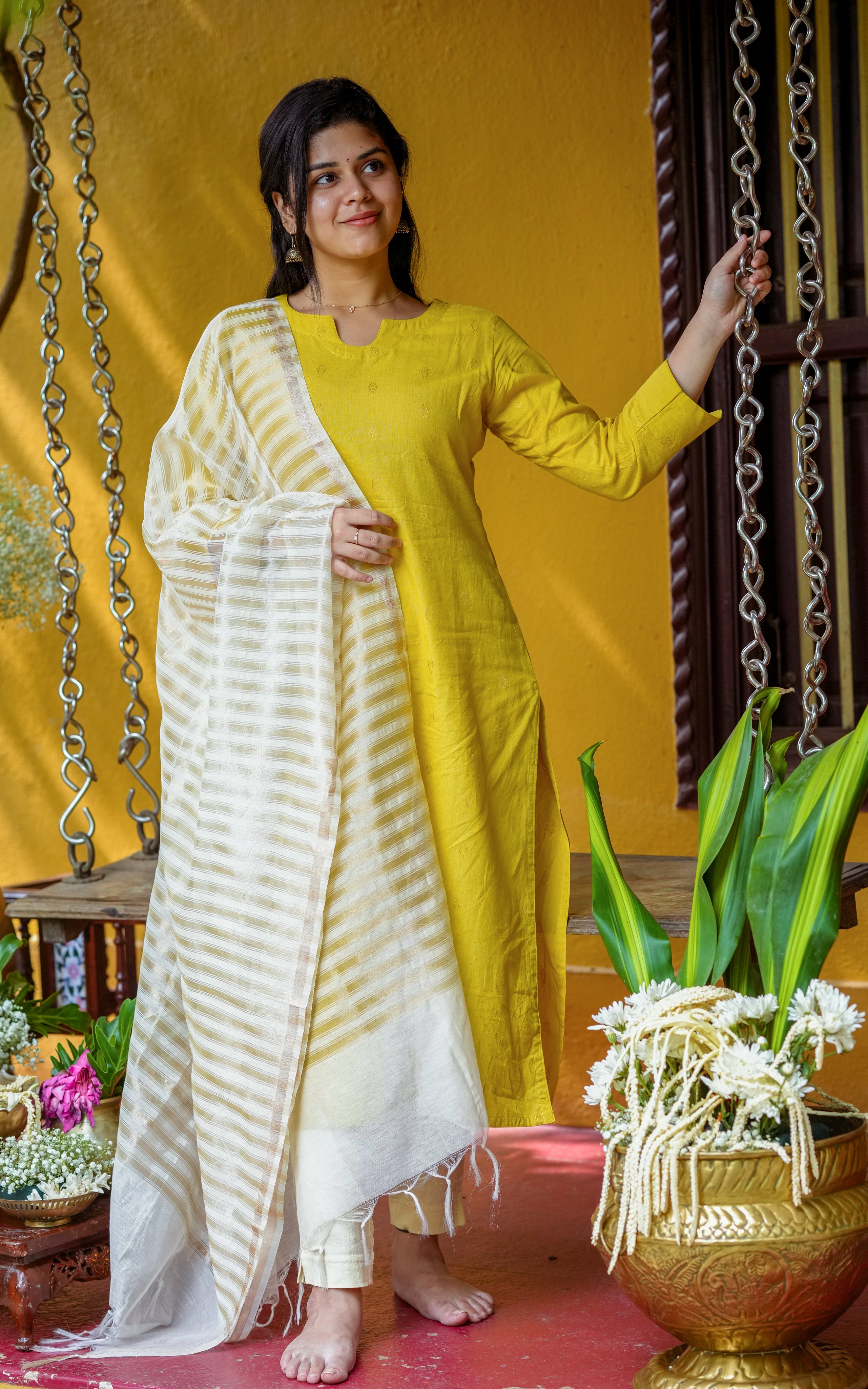 Ivanthika D (Kurti+Dupatta)