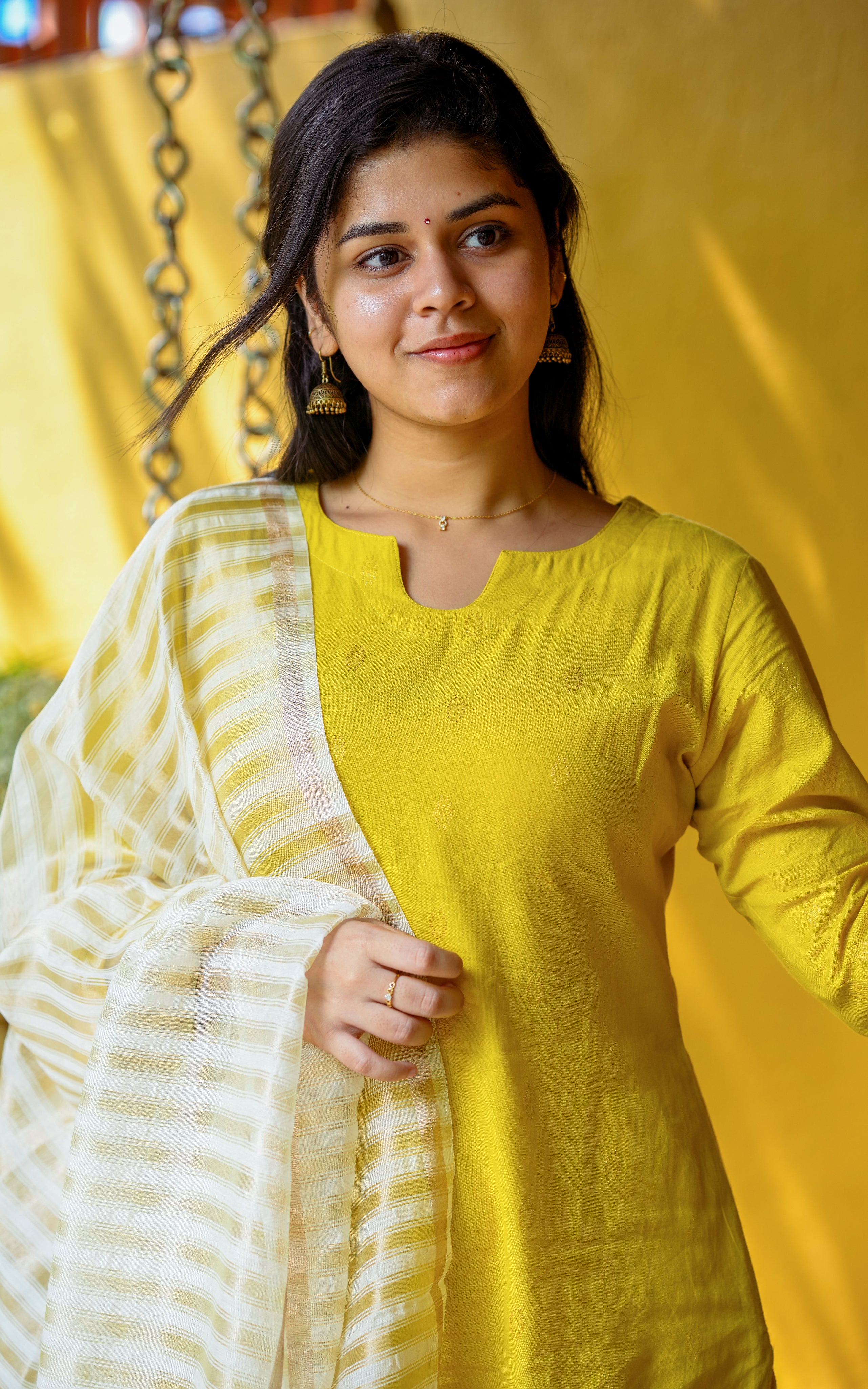 Ivanthika D (Kurti+Dupatta)