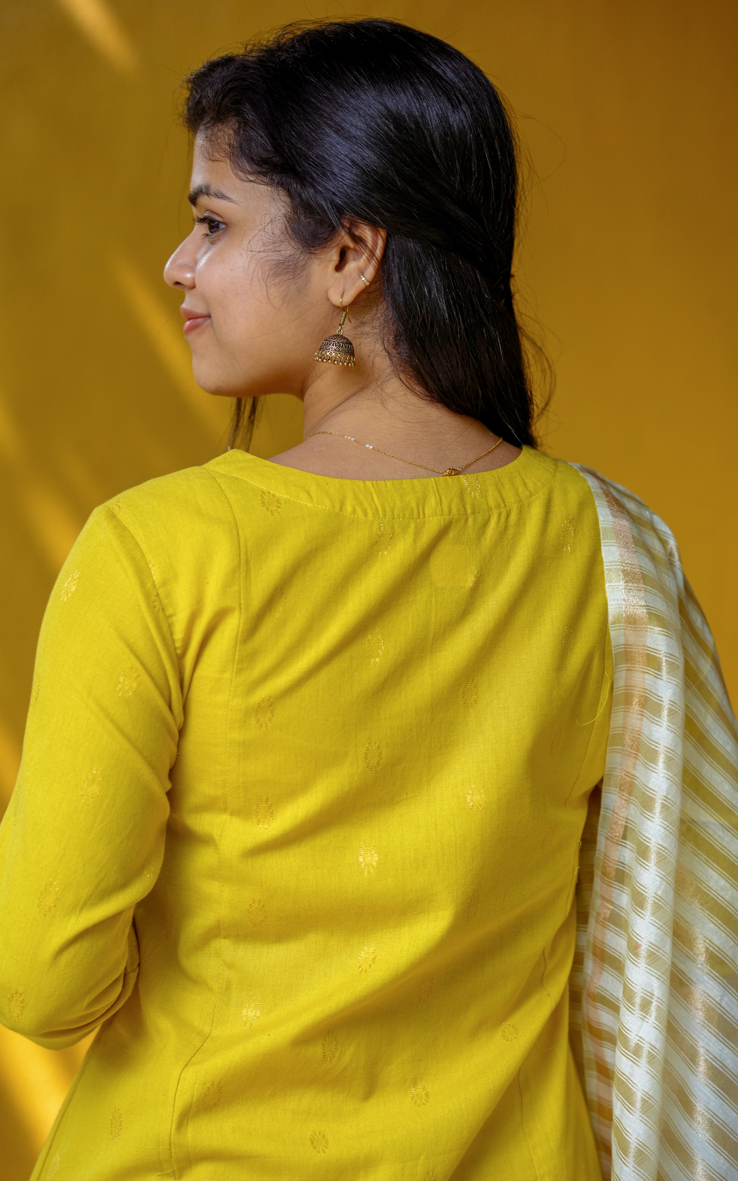 Ivanthika D (Kurti+Dupatta)