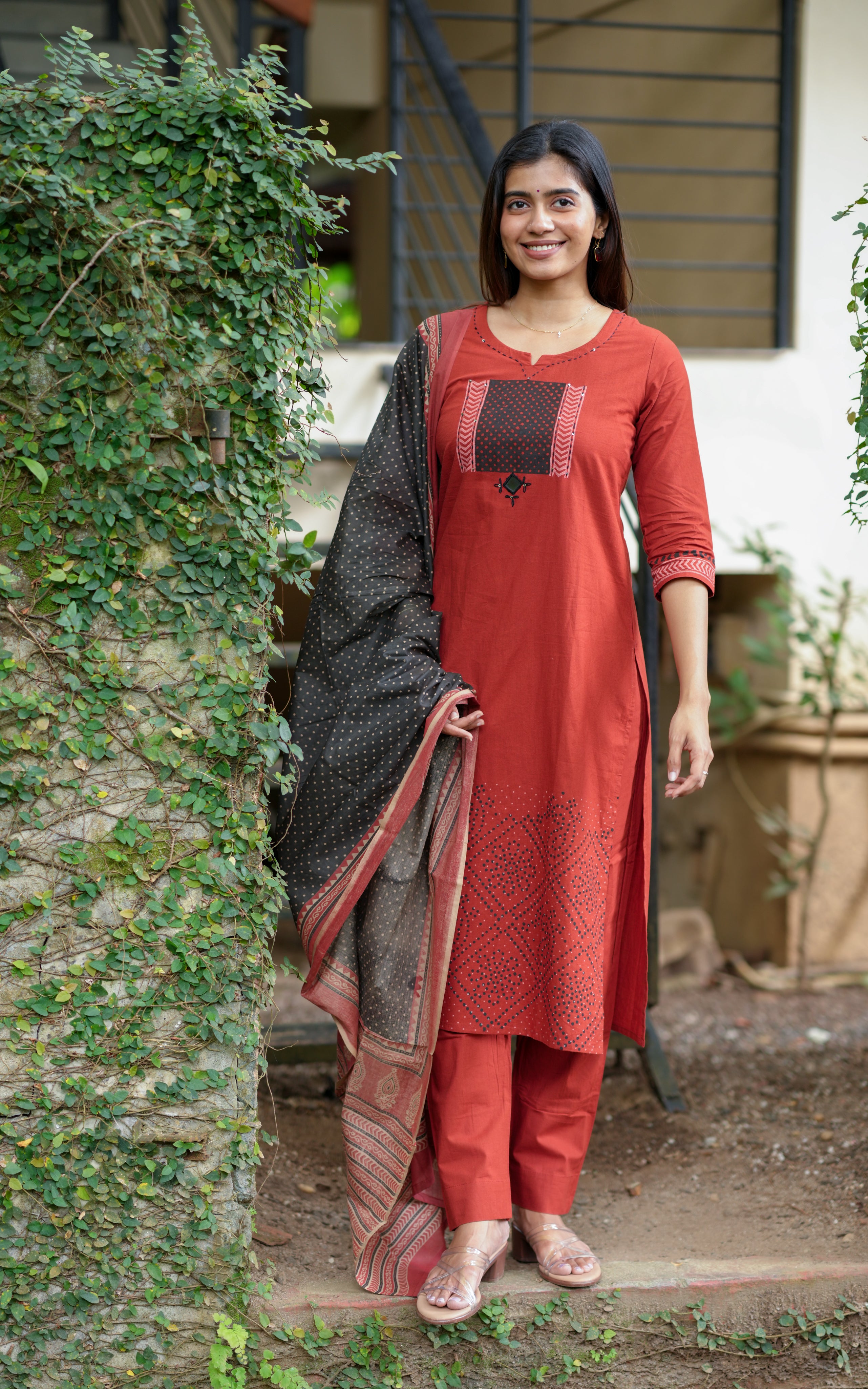 Straight-cut kurti set for women
