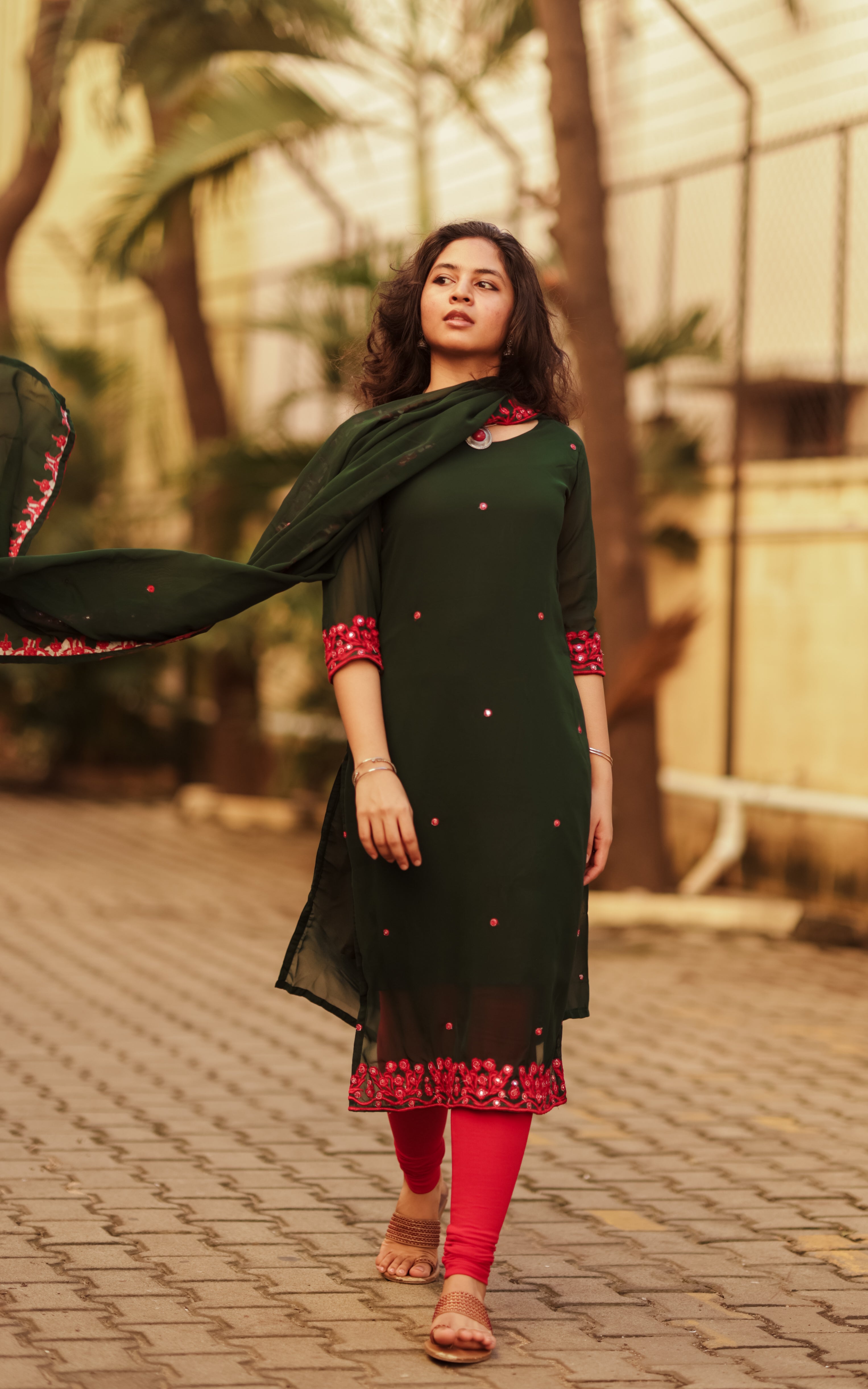 sneha's beautiful outfits from vasool raja mbbs