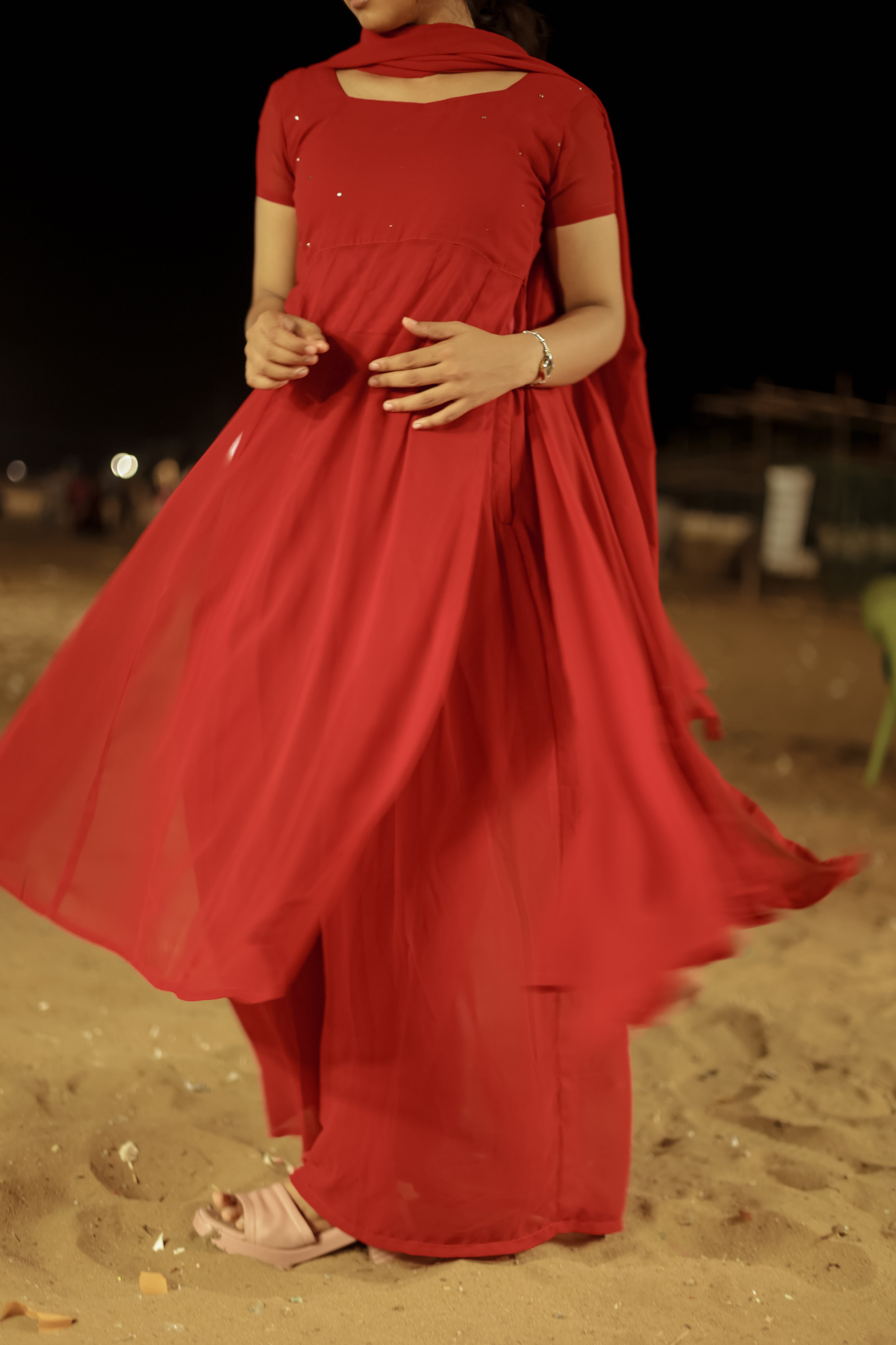 An elegant Paneled Kurti with dupatta, kurti has short sleeves,side silt and a simple round neckline, add a stylish touch to the design.