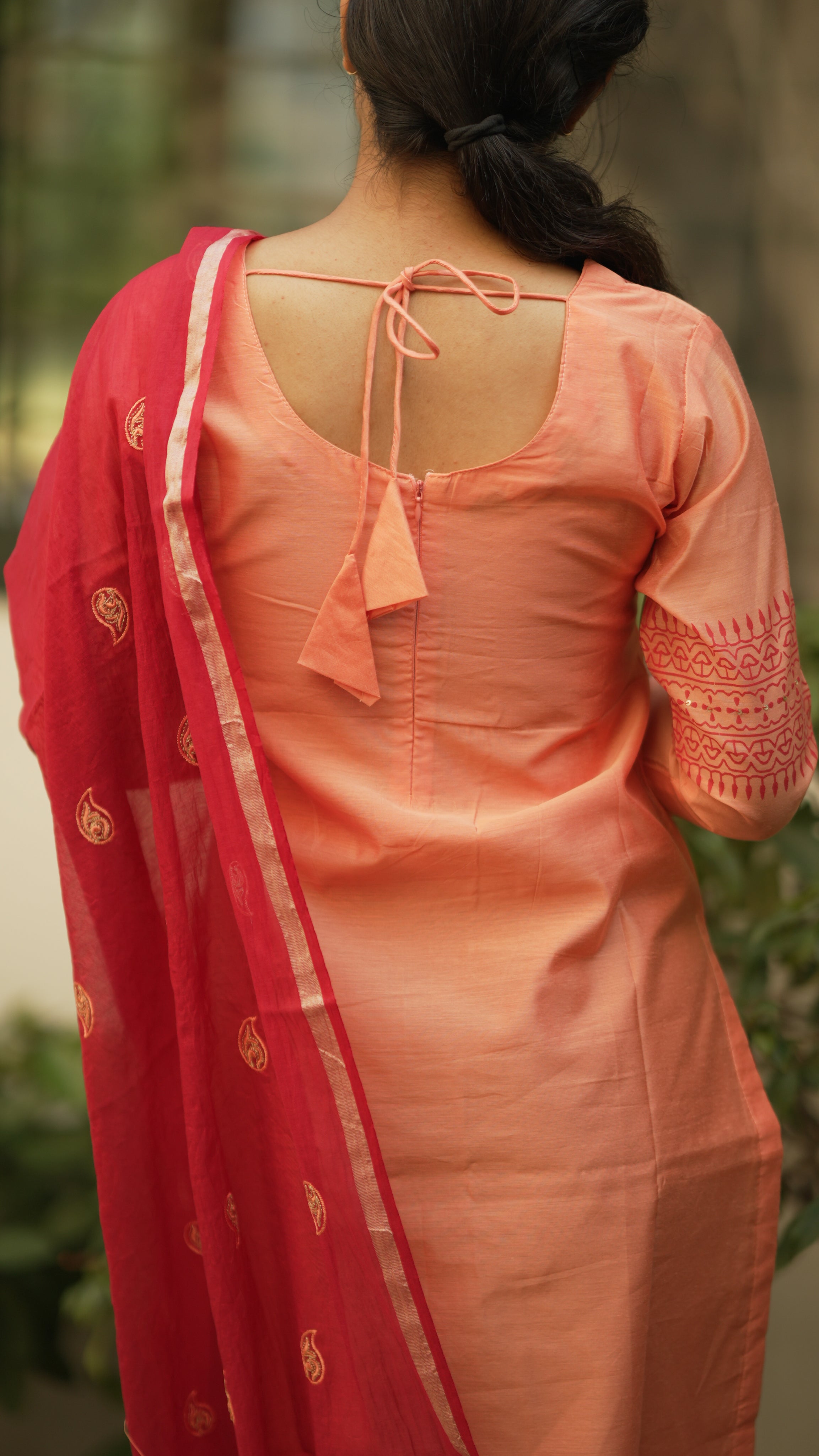 Simple ethnic wear