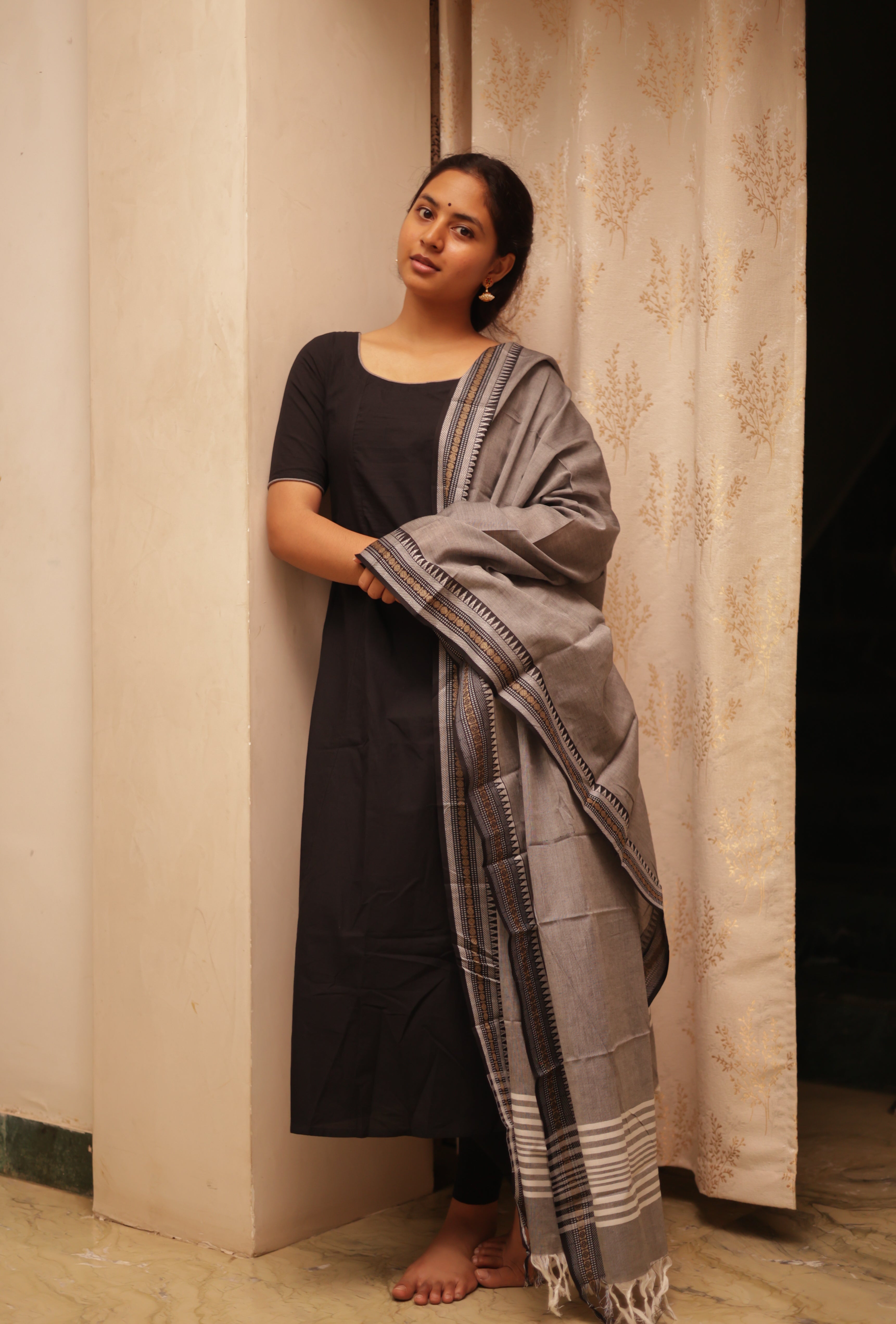 Jodi Simran-inspired outfit features an A-line cut kurti with a stylish side slit, perfect for a flattering fit, especially for those with wider hips