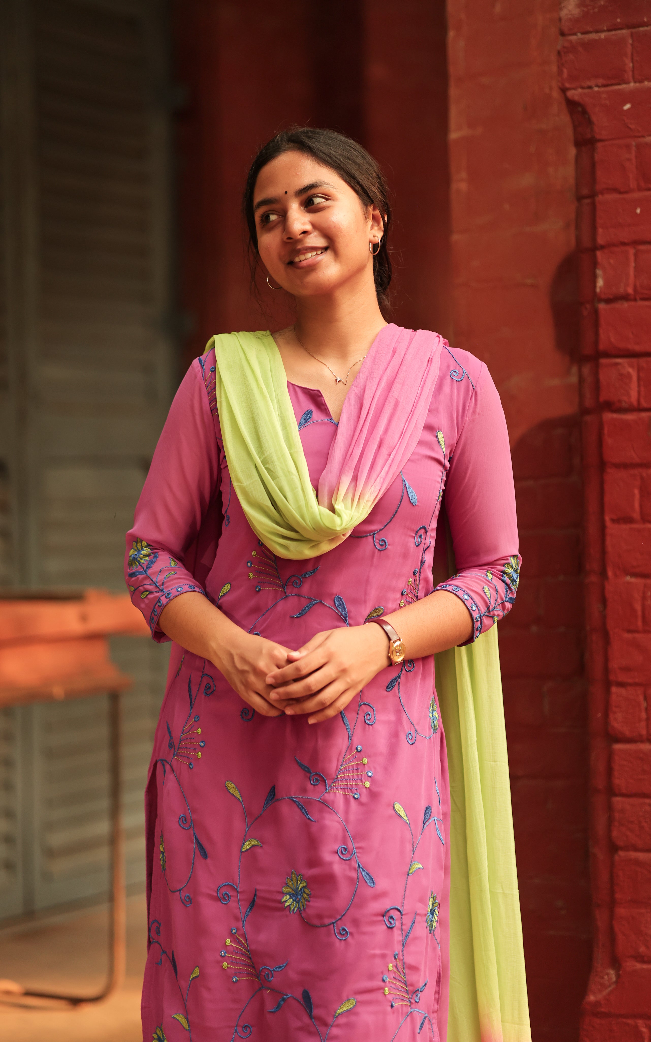 Sillunu Oru Kaadhal 7 (Kurti+Dupatta)