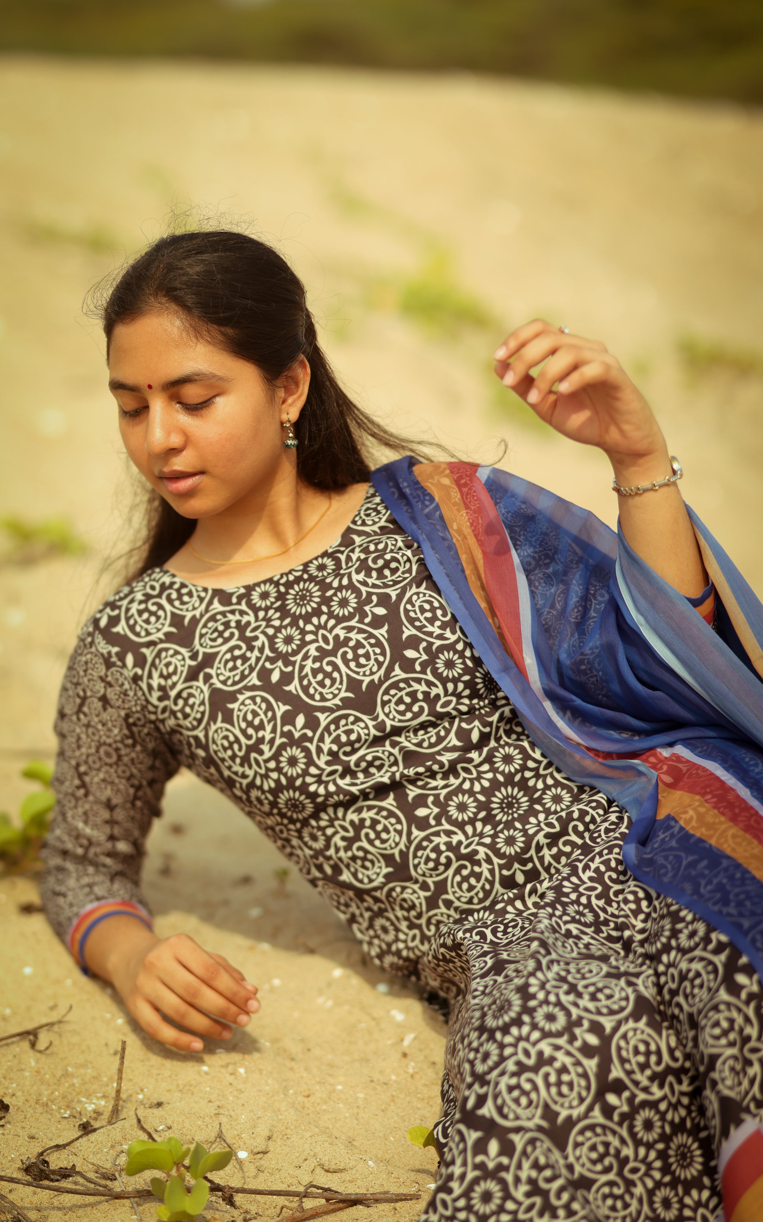 Kalloori Black (Kurti+Dupatta)