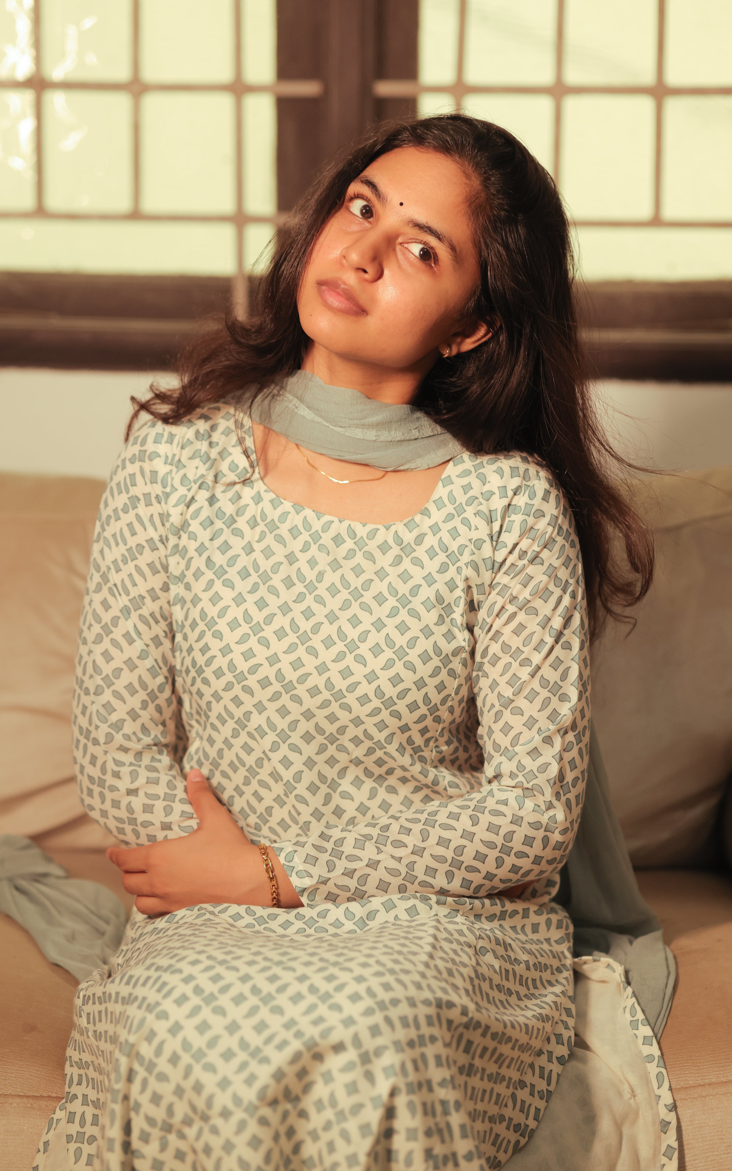 Kandukondain Kandukondain Tabu 8 (Kurti+Dupatta)