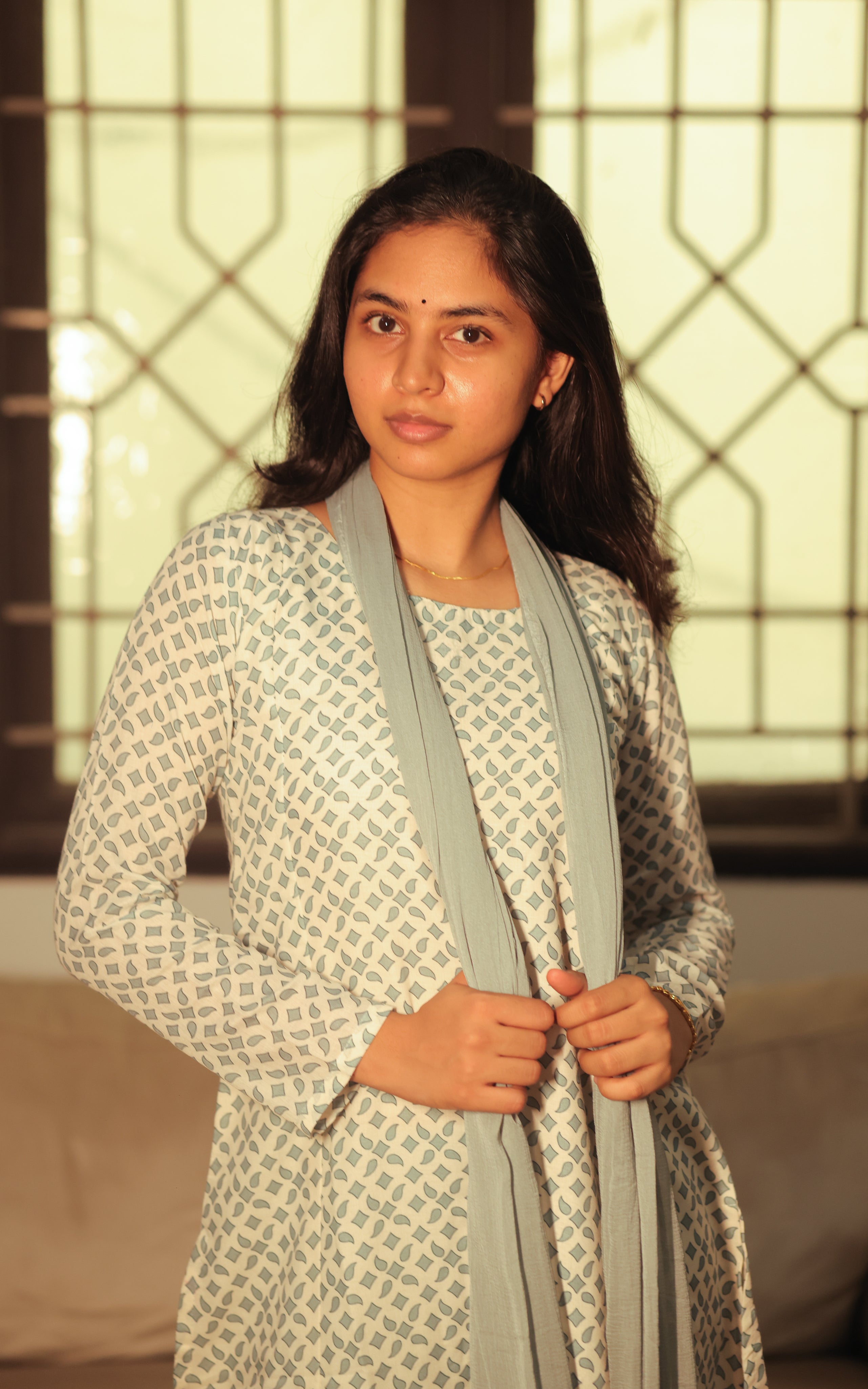 Kandukondain Kandukondain Tabu 8 (Kurti+Dupatta)