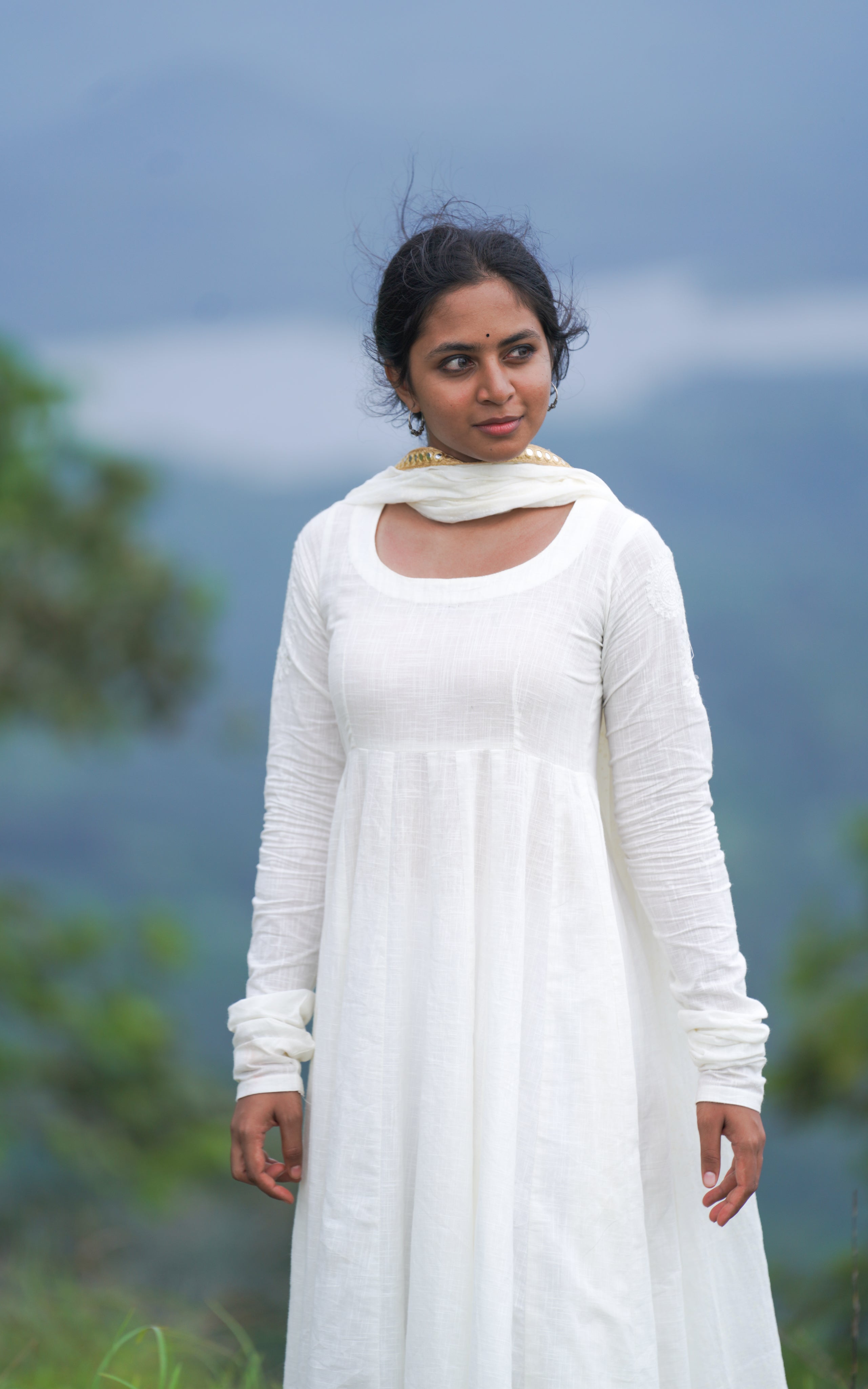 white cotton dress like Aishwarya Rai in Raavanan movie