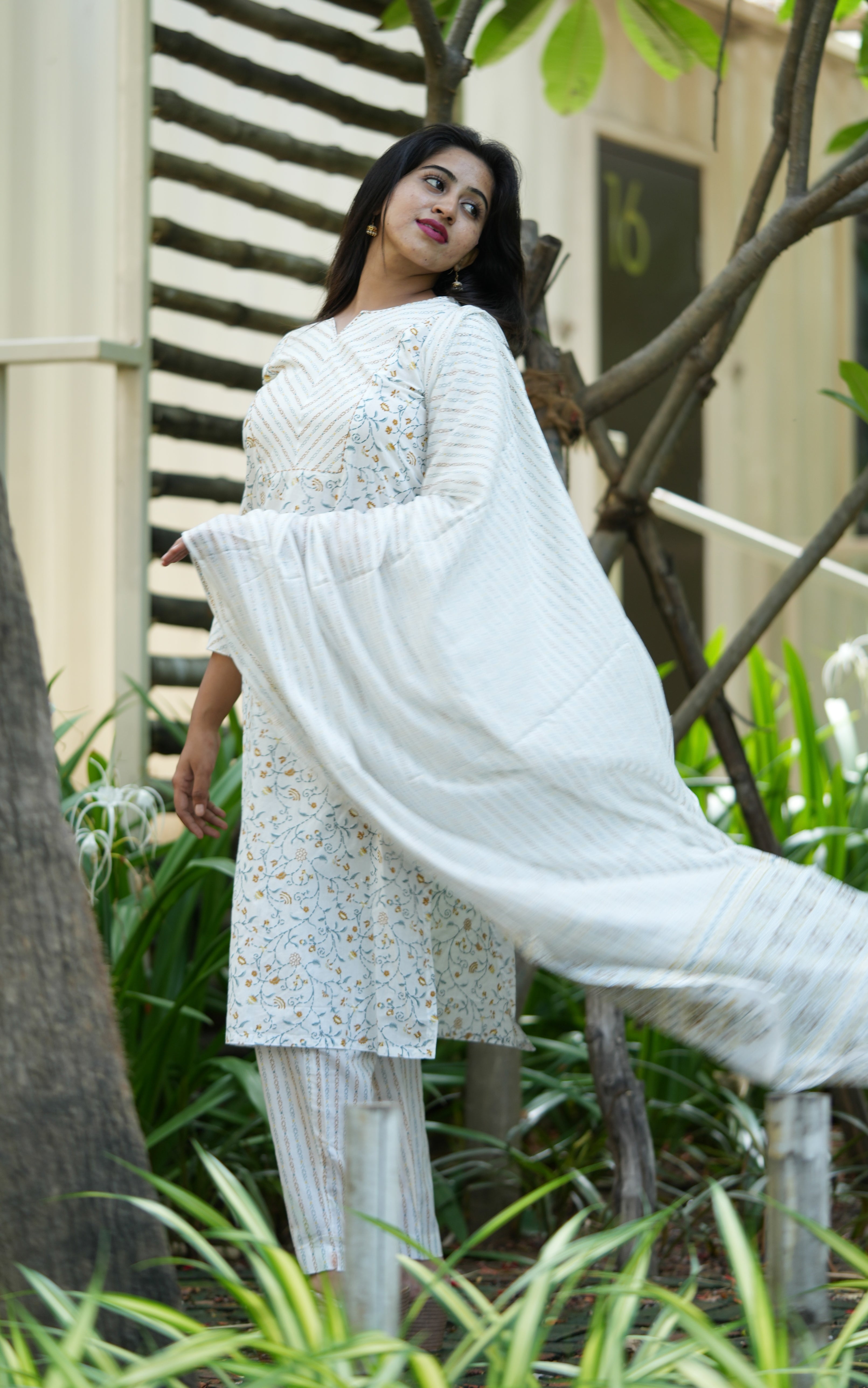 Beautiful white clearance kurtis