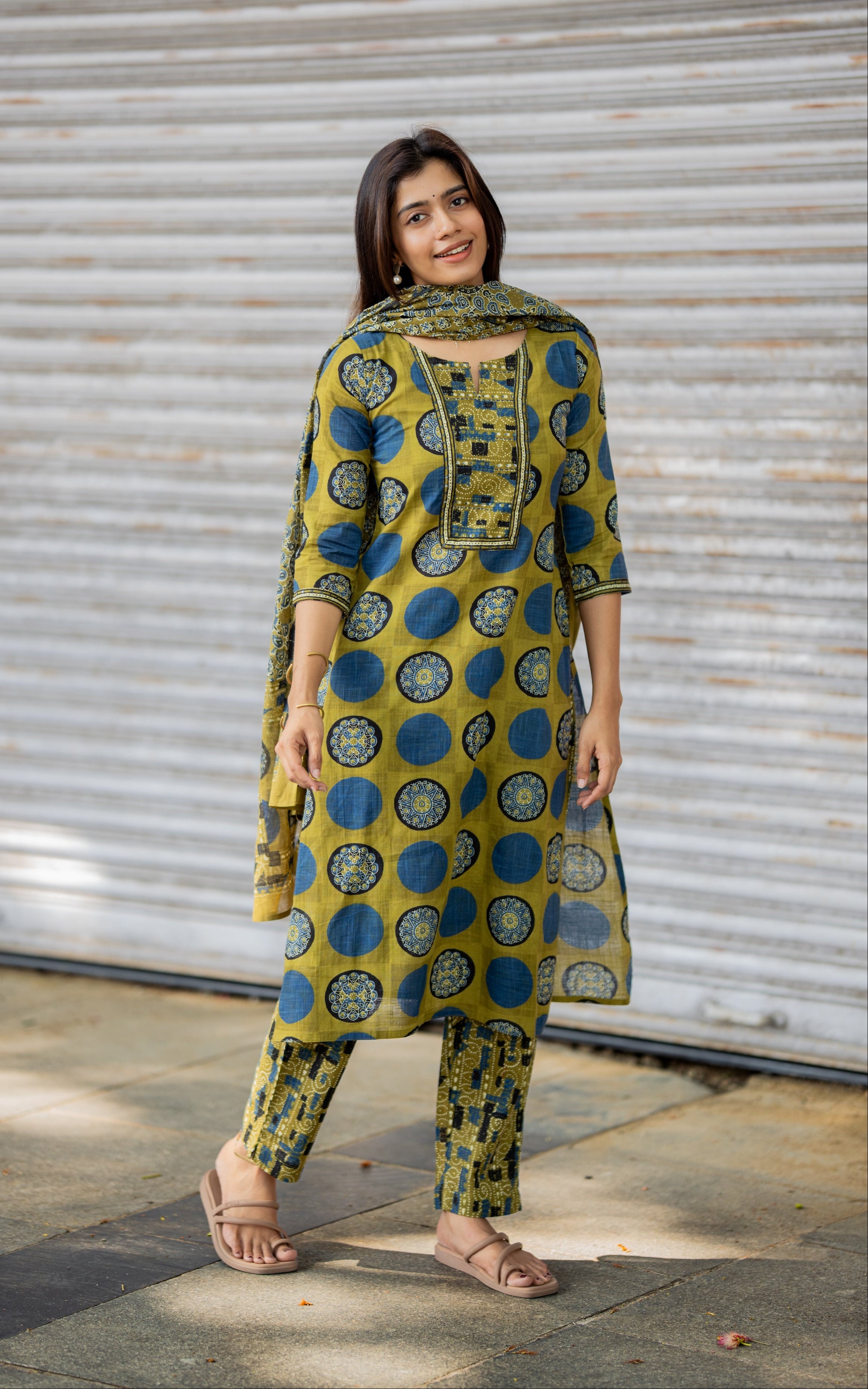 Desika B (Kurti+Pant+Dupatta)