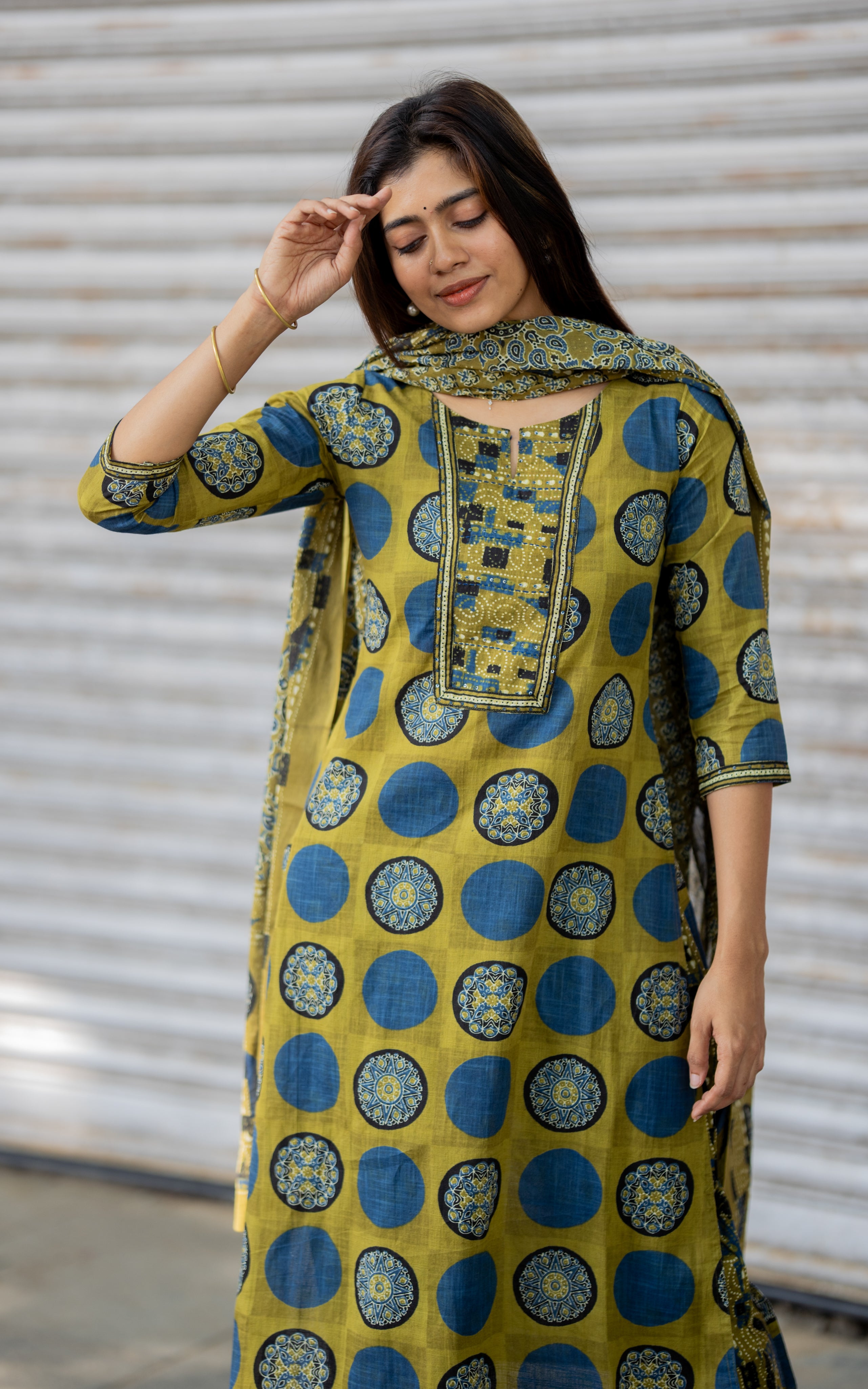 Desika B (Kurti+Pant+Dupatta)