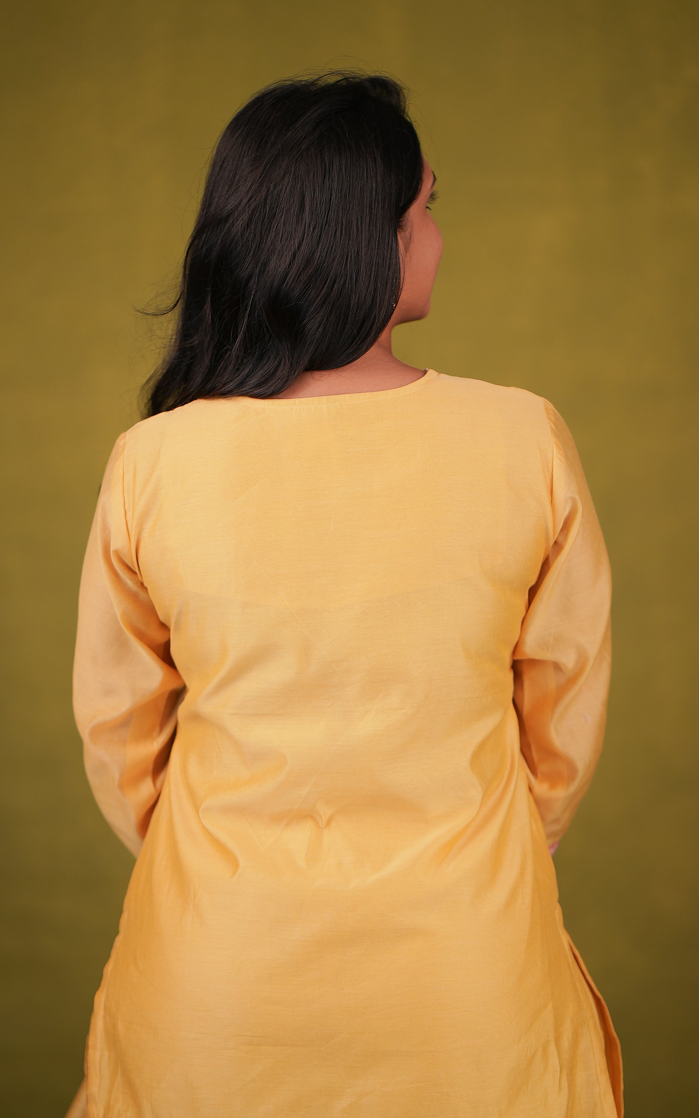Simple ethnic wear