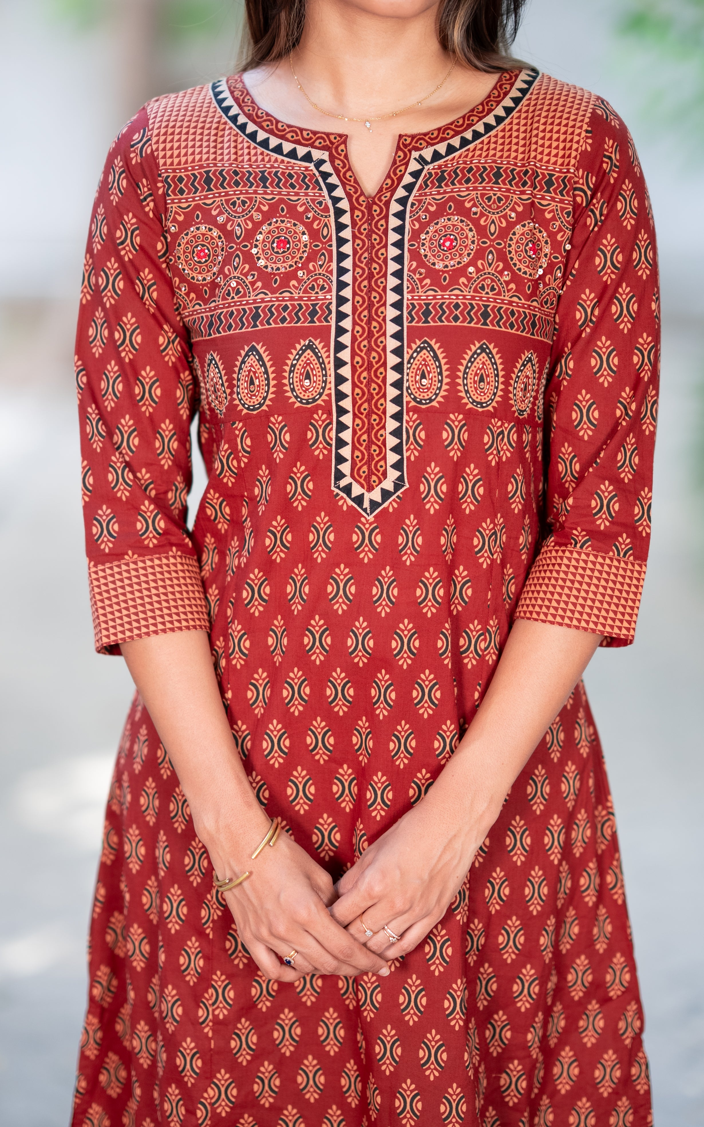 Suzhal Maroon