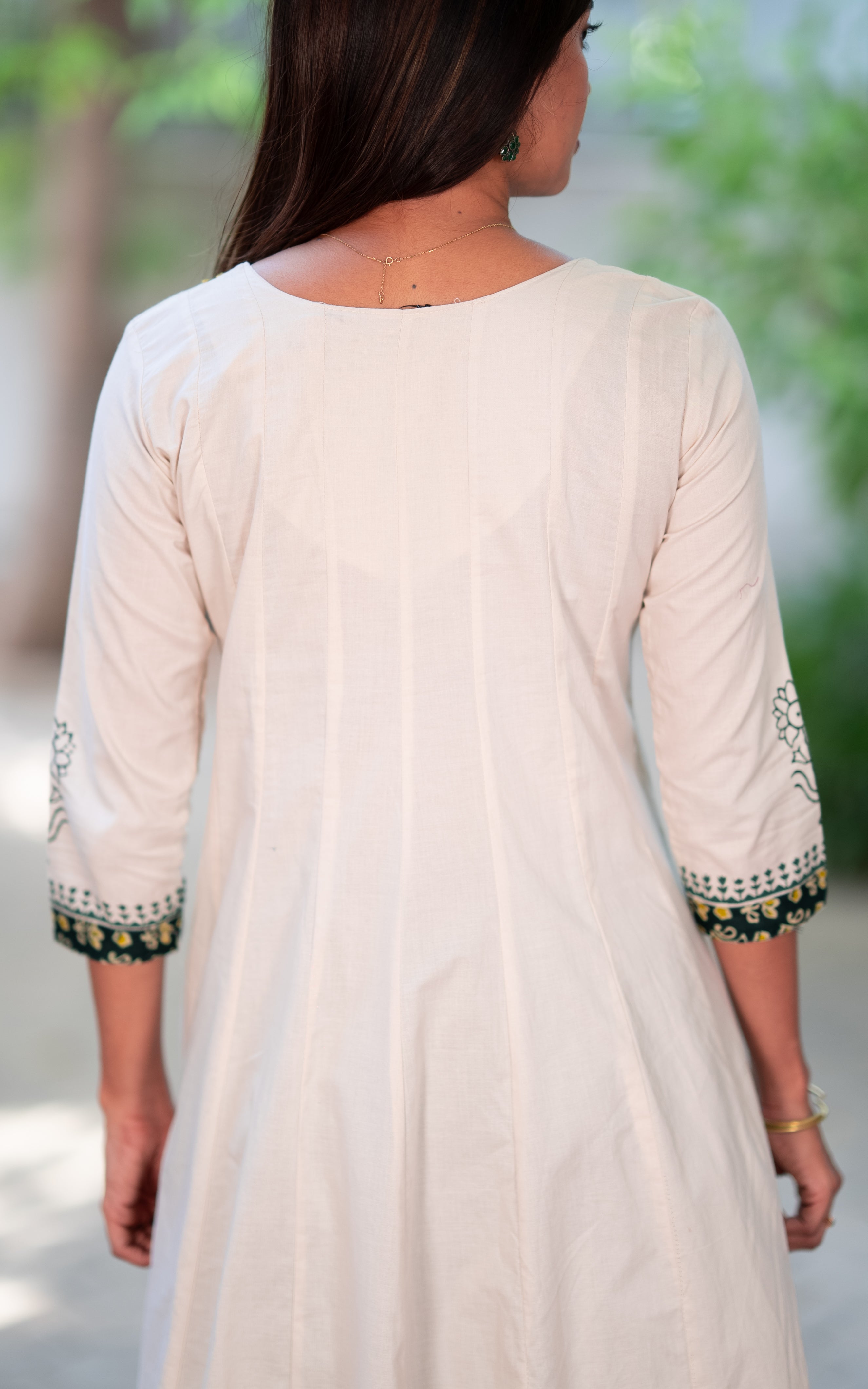 Aadhika Off White