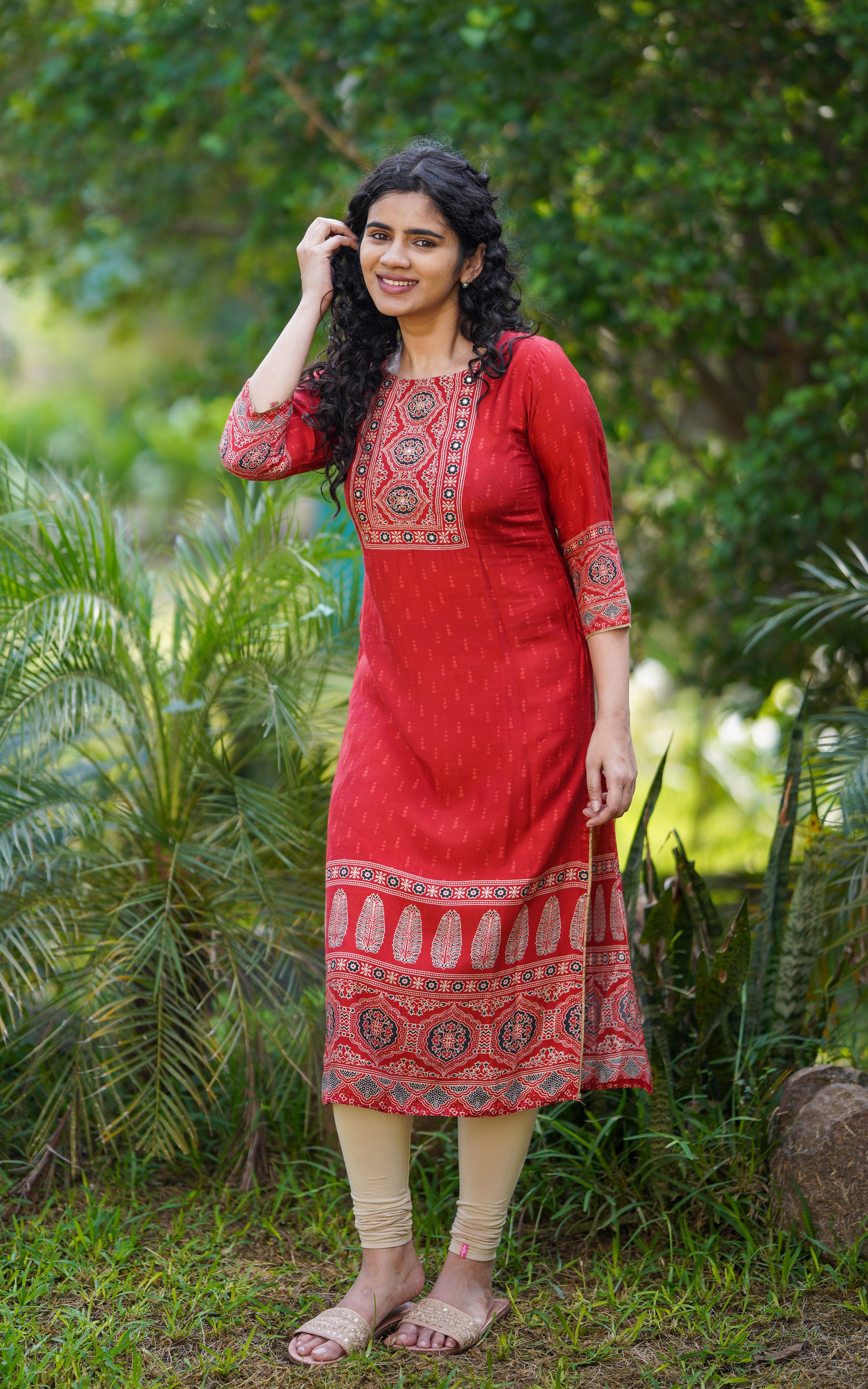 Latest Stylish Red Kurti & Leggie With Dupatta For Women/Girls, Size: XL at  Rs 549/piece in Jaipur