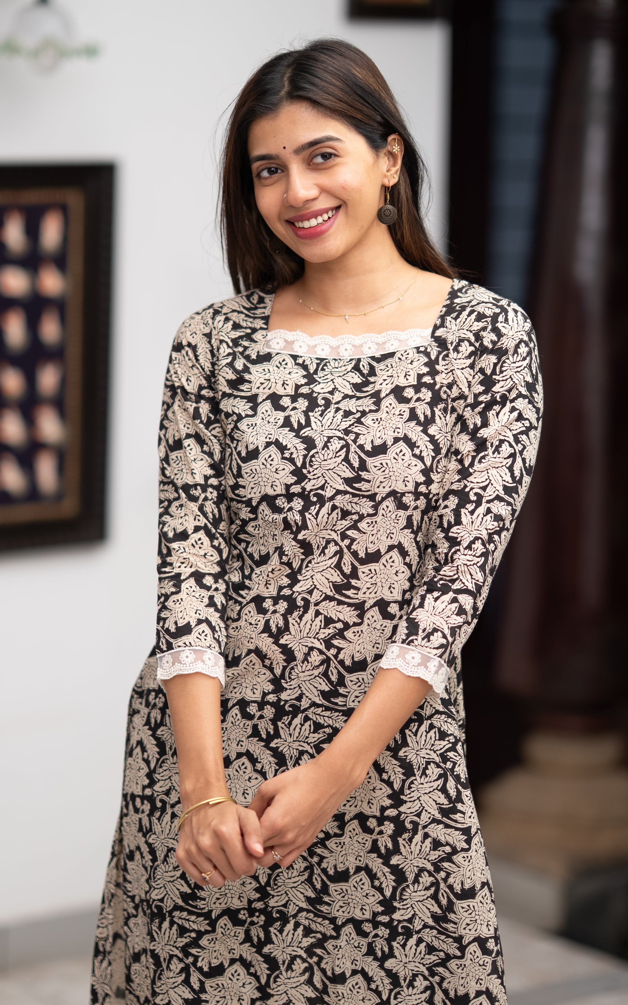 Black Cotton Casual Wear Straight Cut Kurti for Women