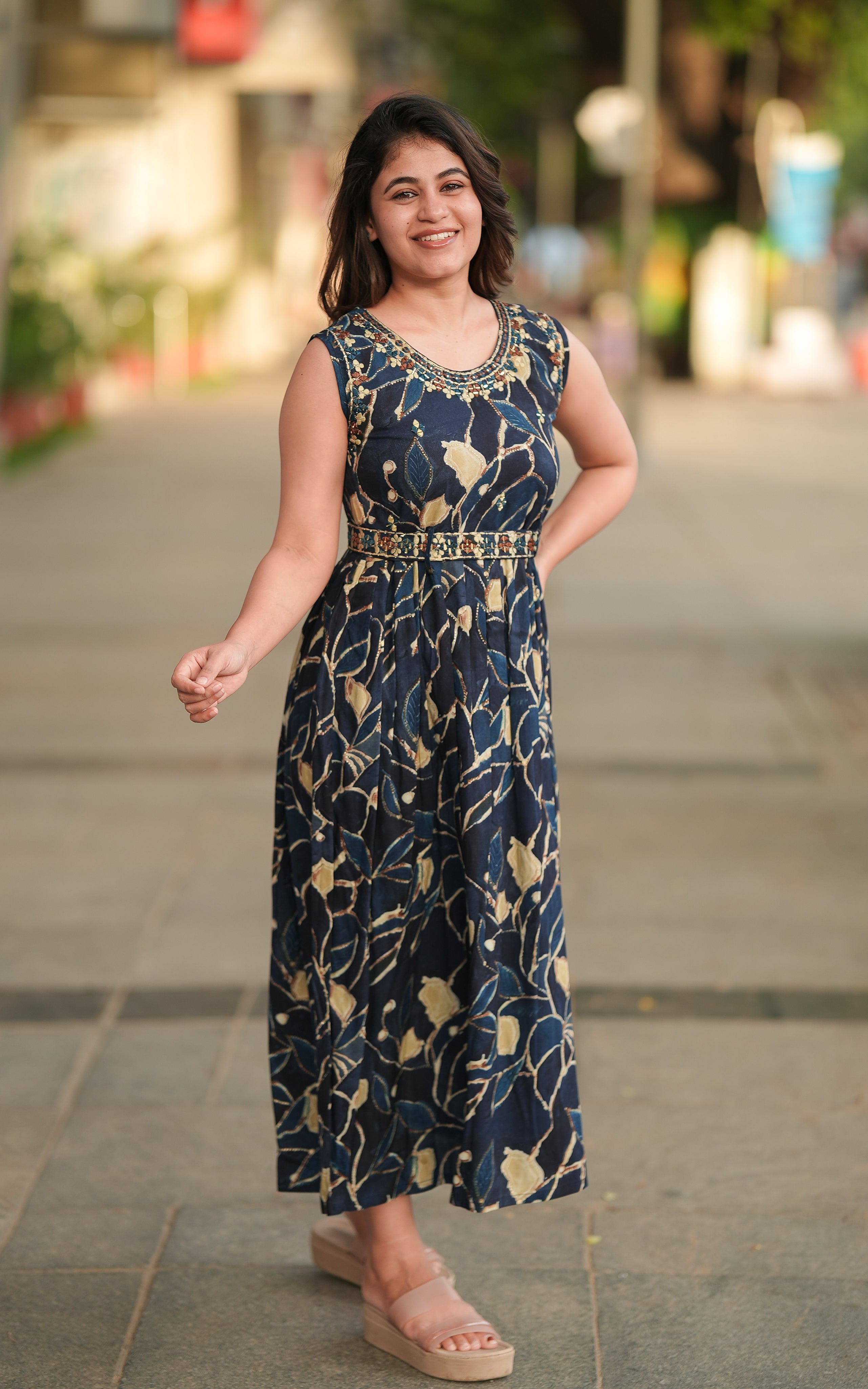 intore kurti srilekha navy blue