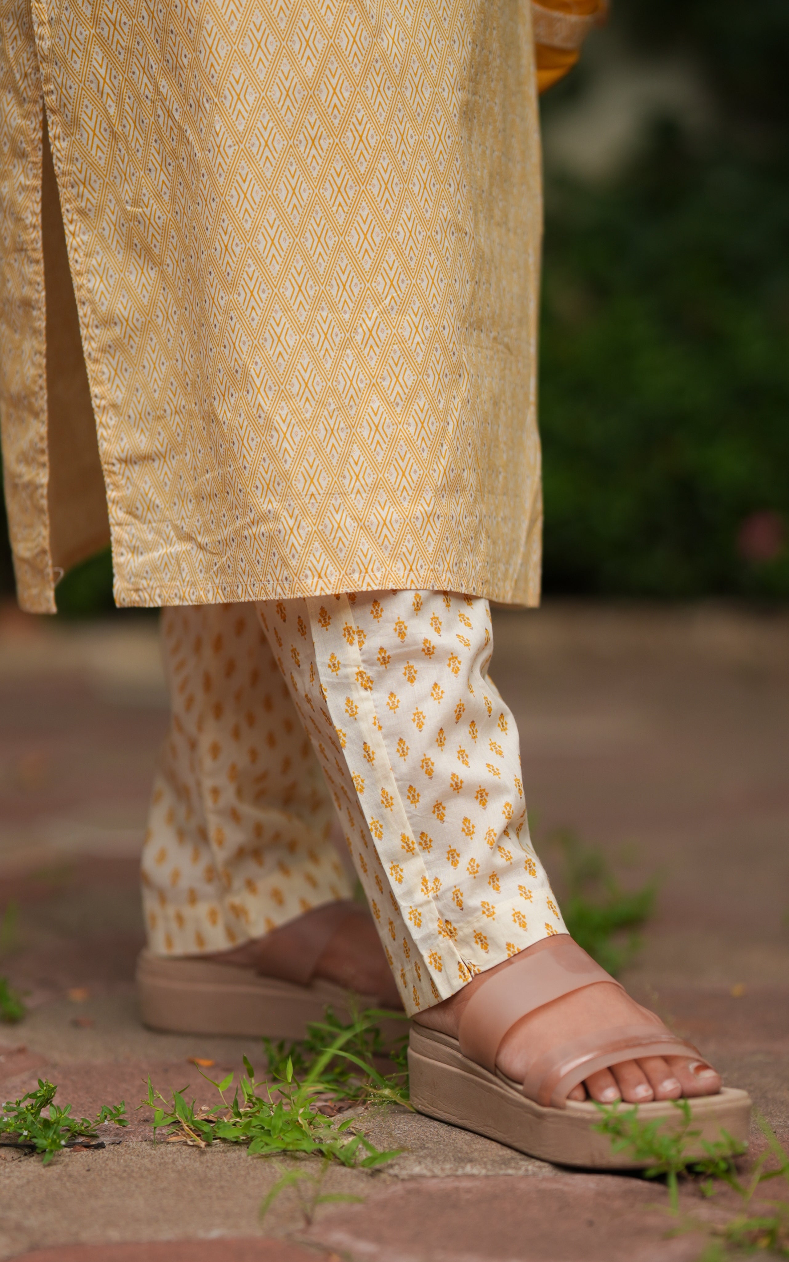 Shakira Yellow (Kurti+Pant+Dupatta)