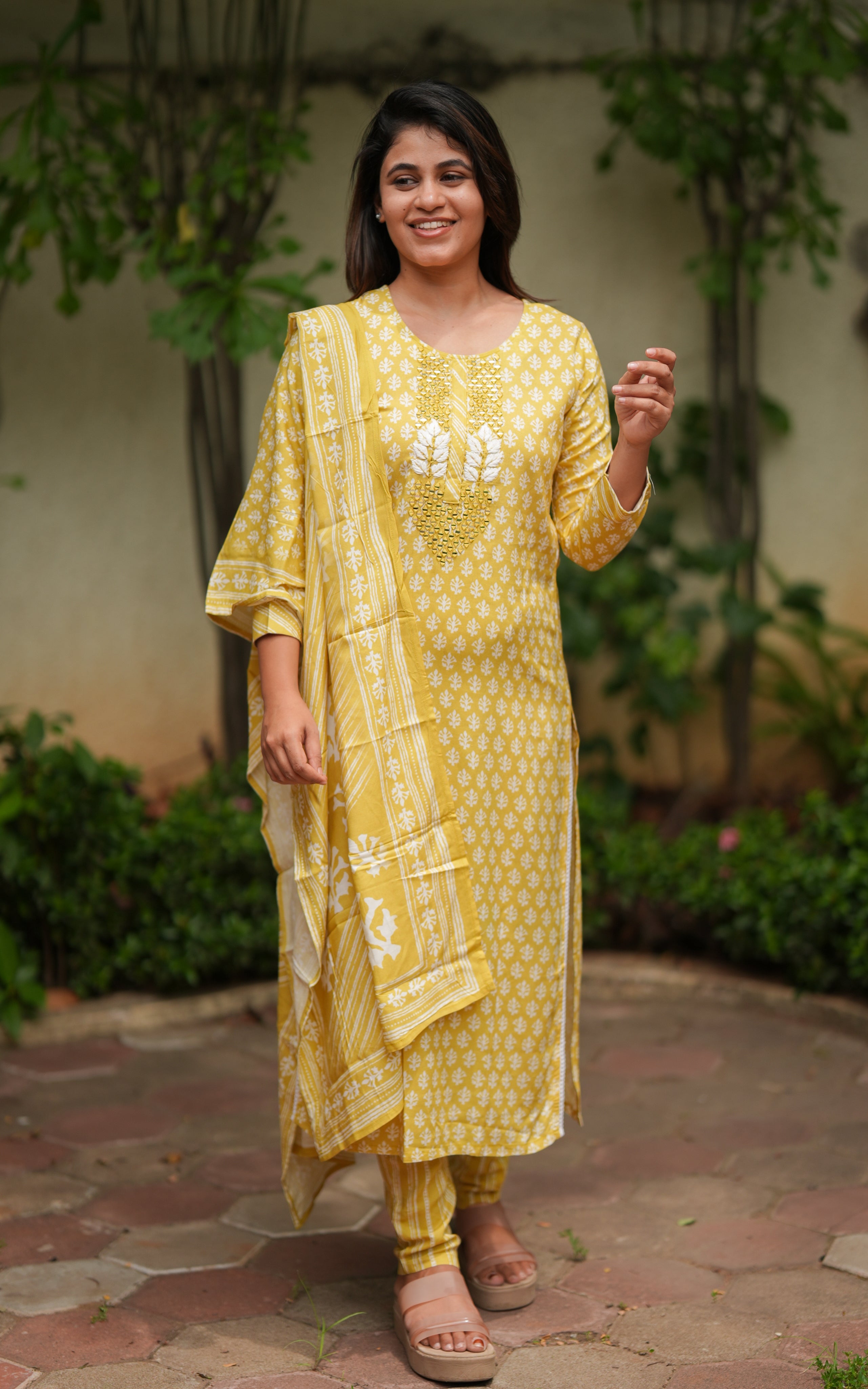 embroidred kurti set 