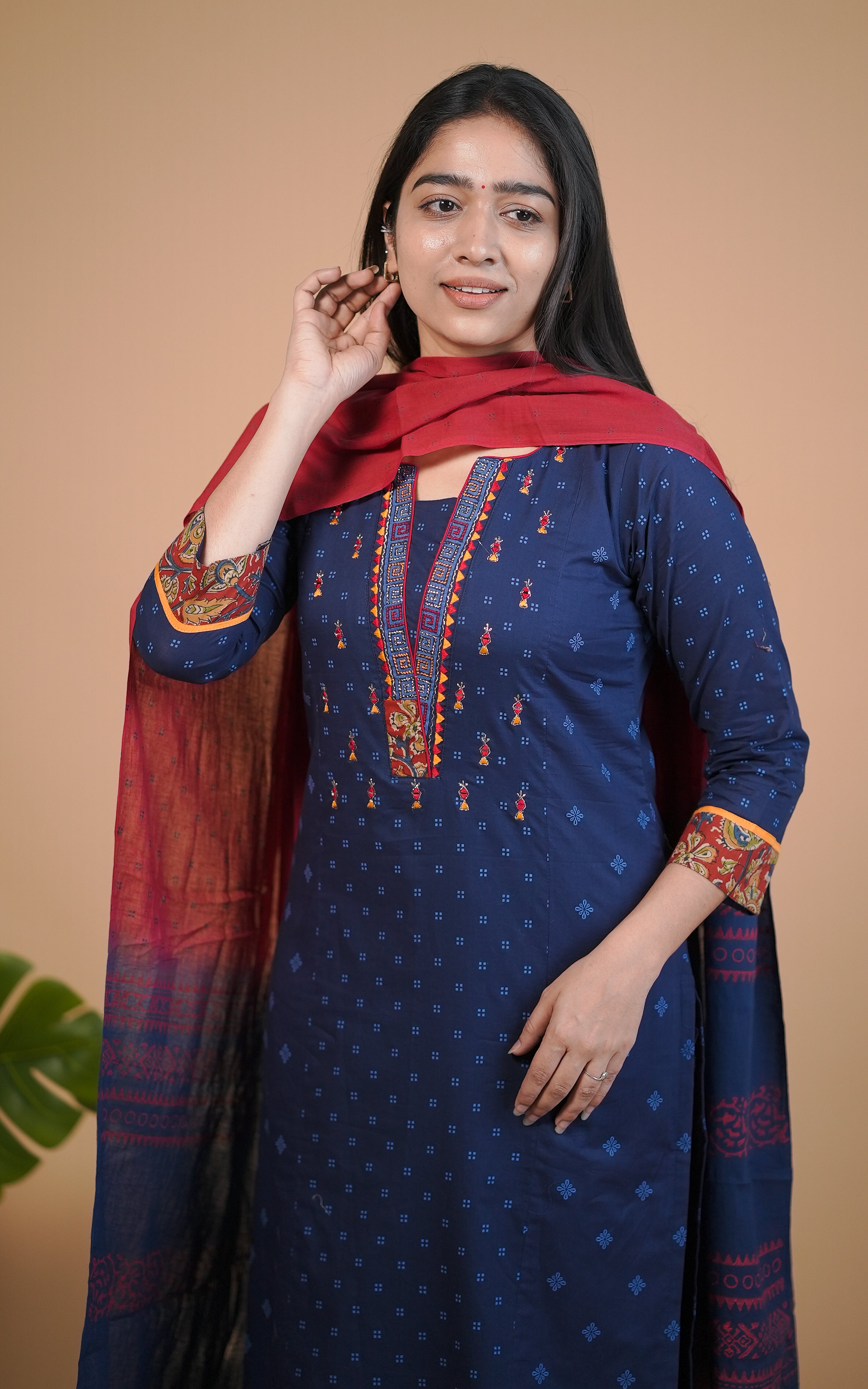 Harija (Kurti+Dupatta)