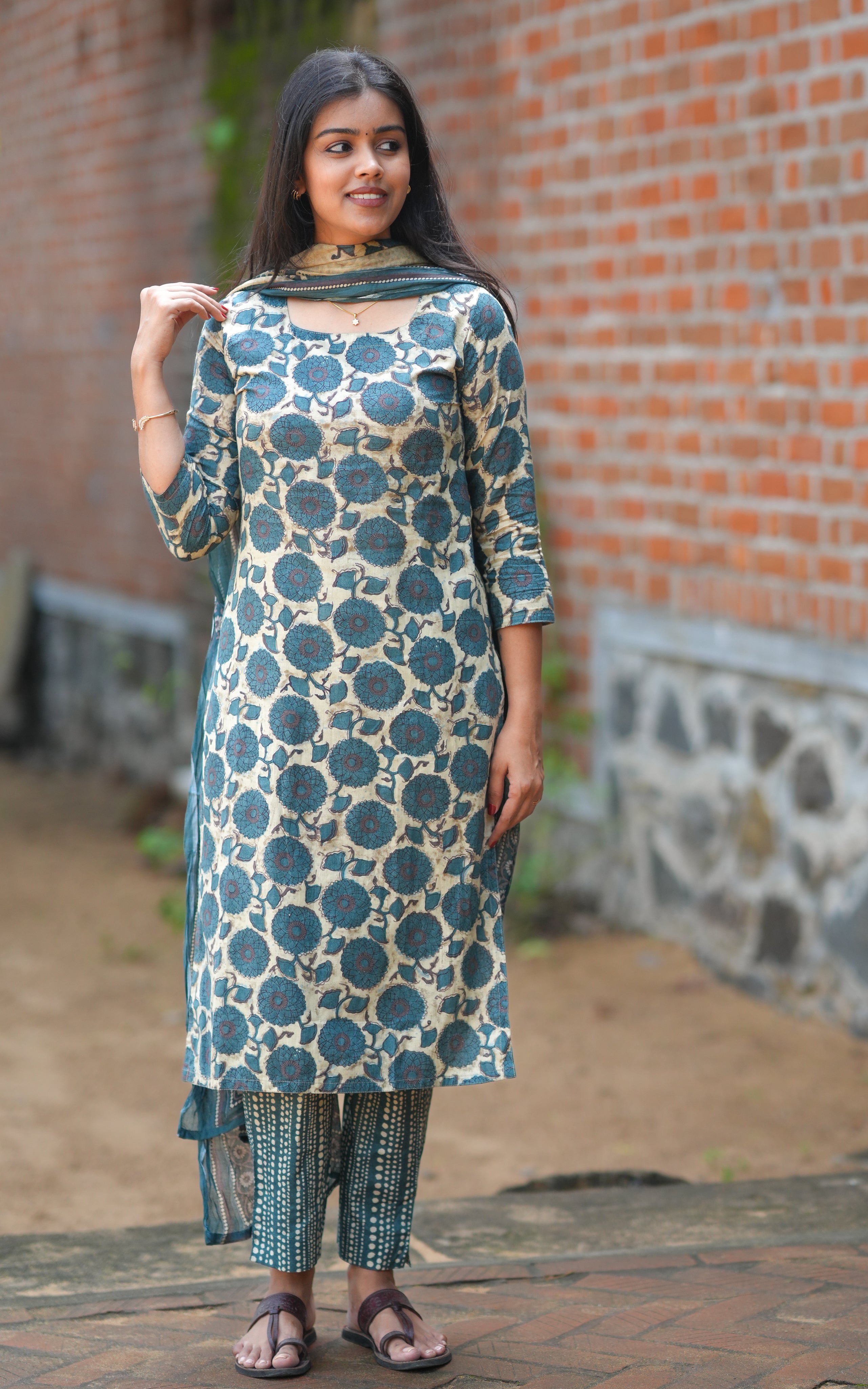 Srinathiya Aqua (Kurti+Pant+Dupatta)