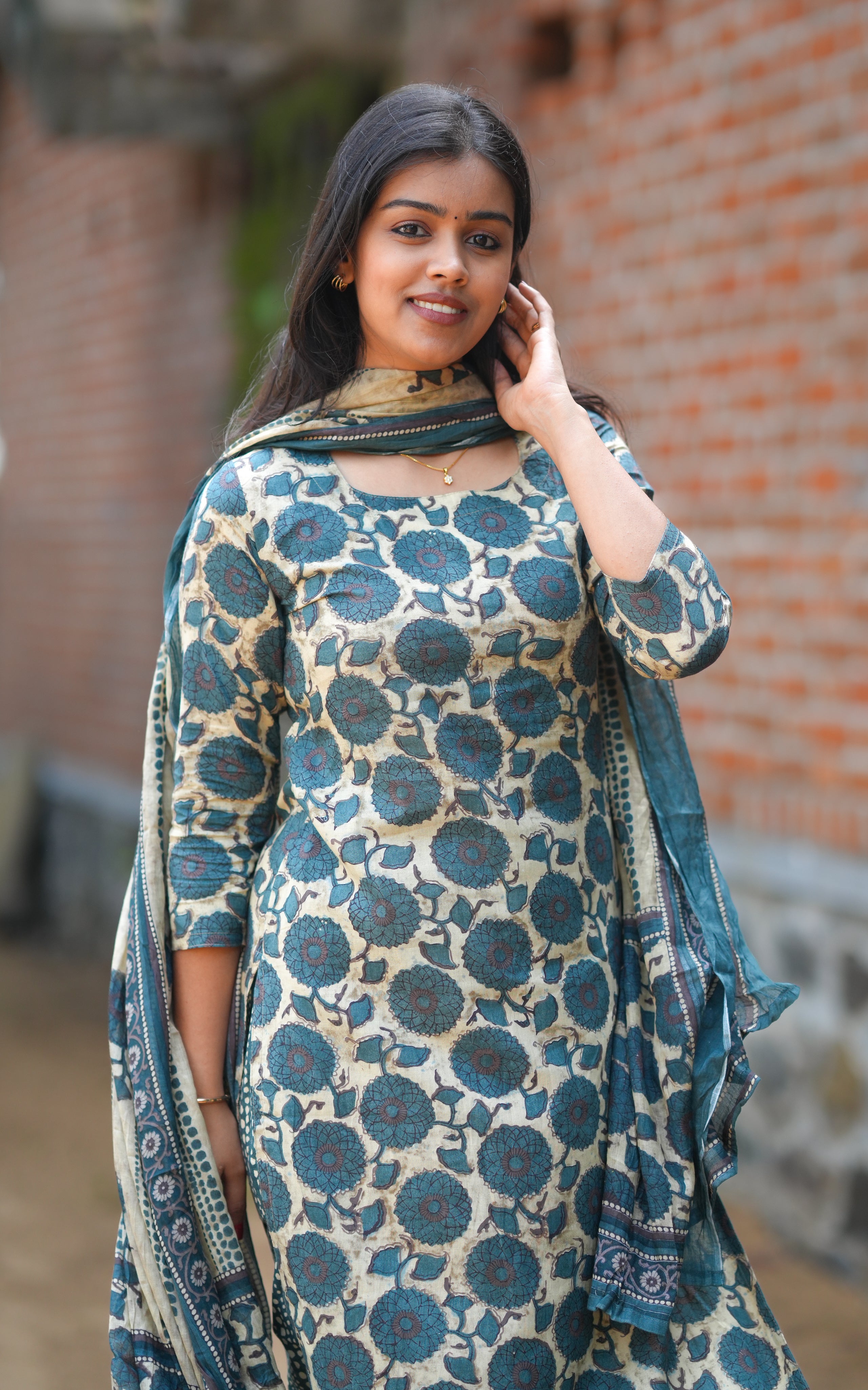 Srinathiya Aqua (Kurti+Pant+Dupatta)