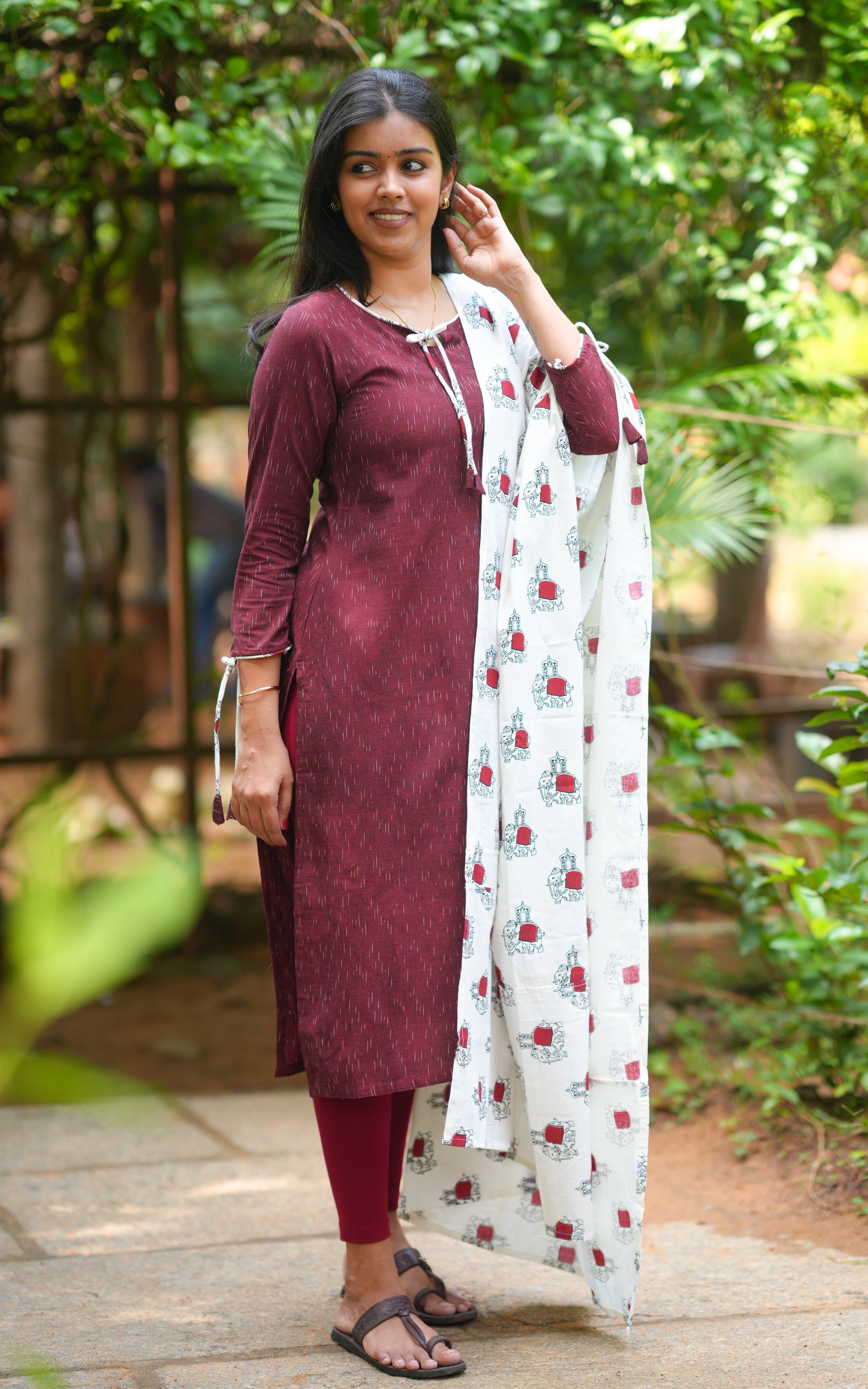 Dhatchi Maroon (Kurti+Dupatta)