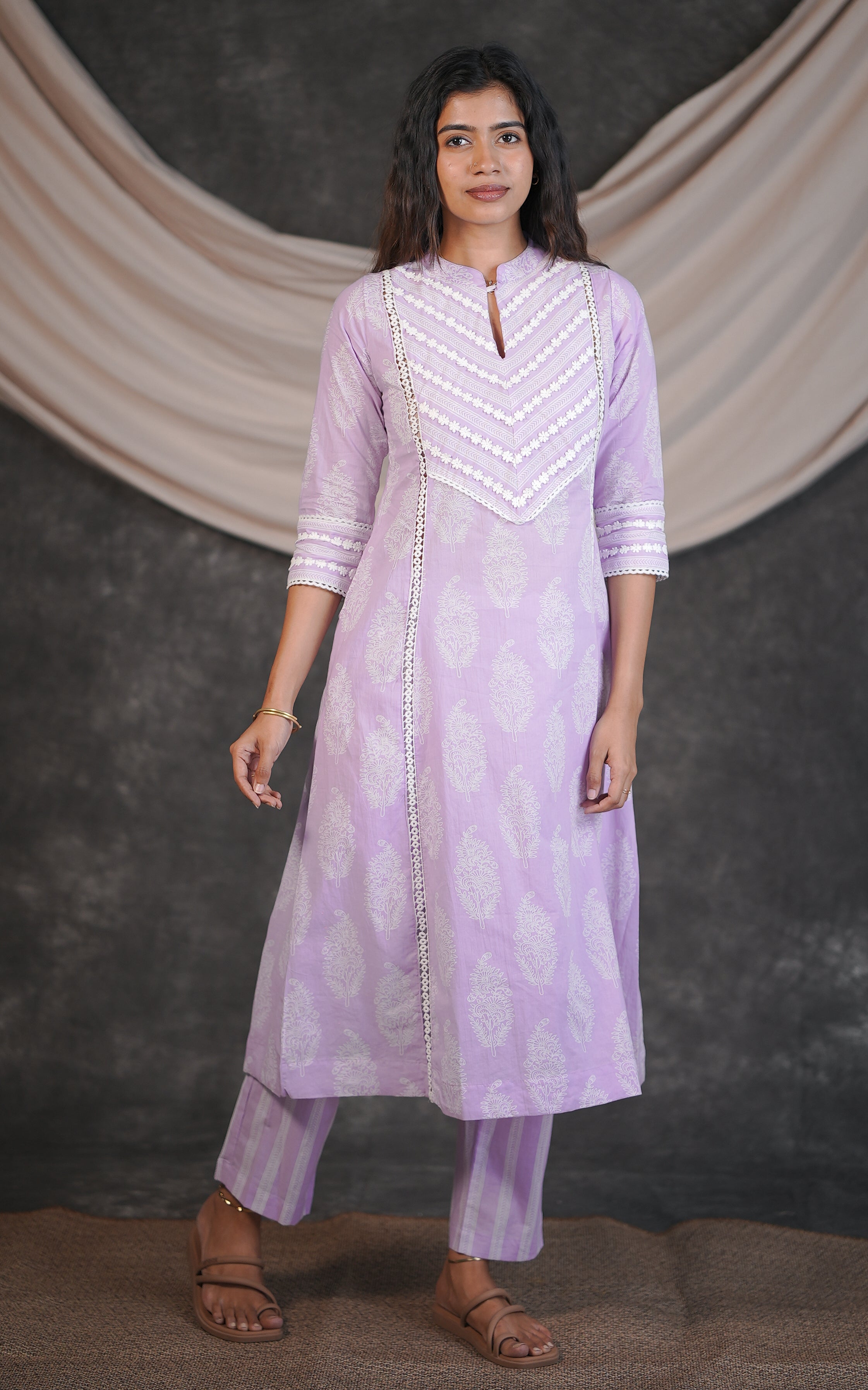 Inaaya  (Kurti+Pant)