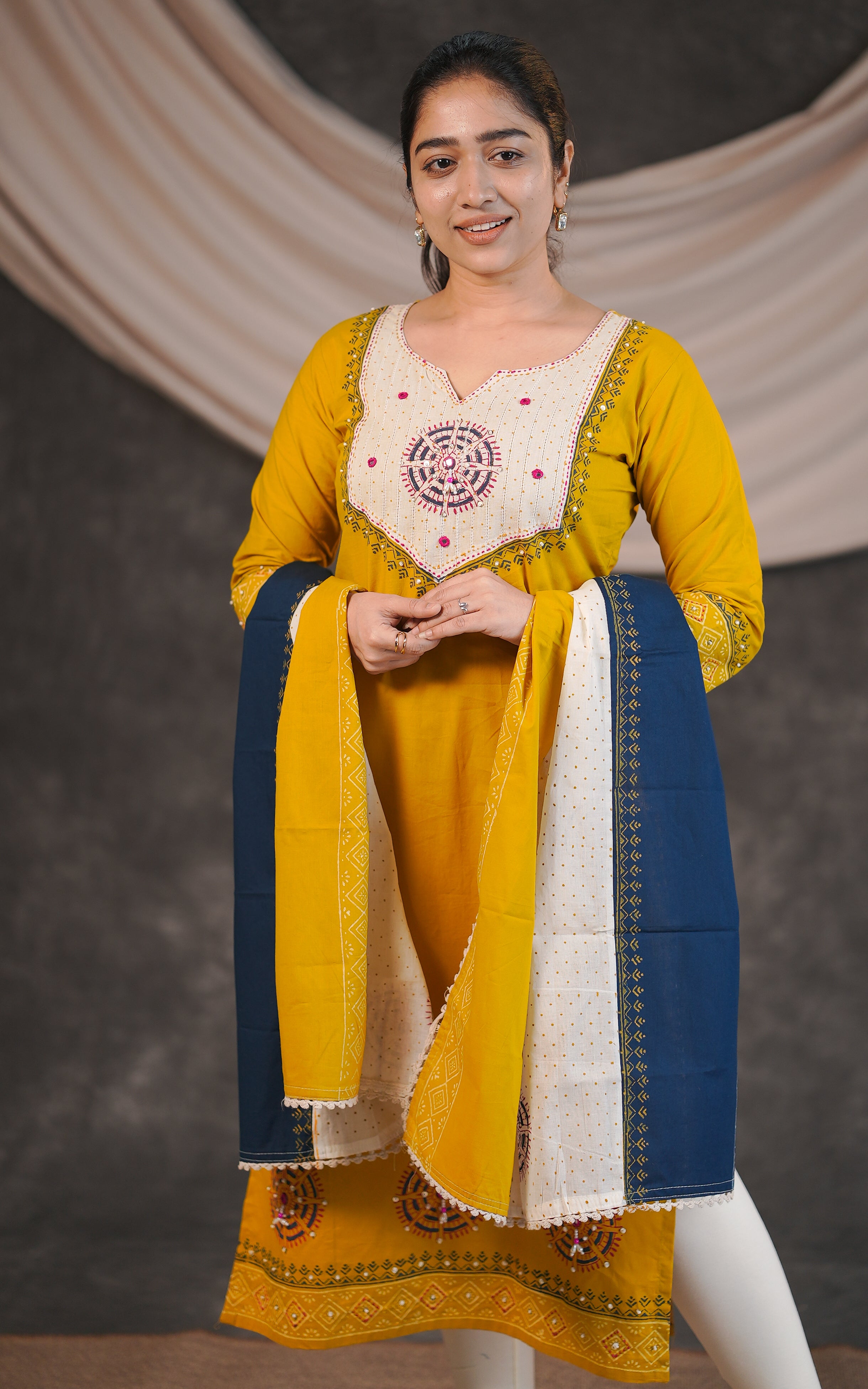 Indhu B Handblock (Kurti+Dupatta)