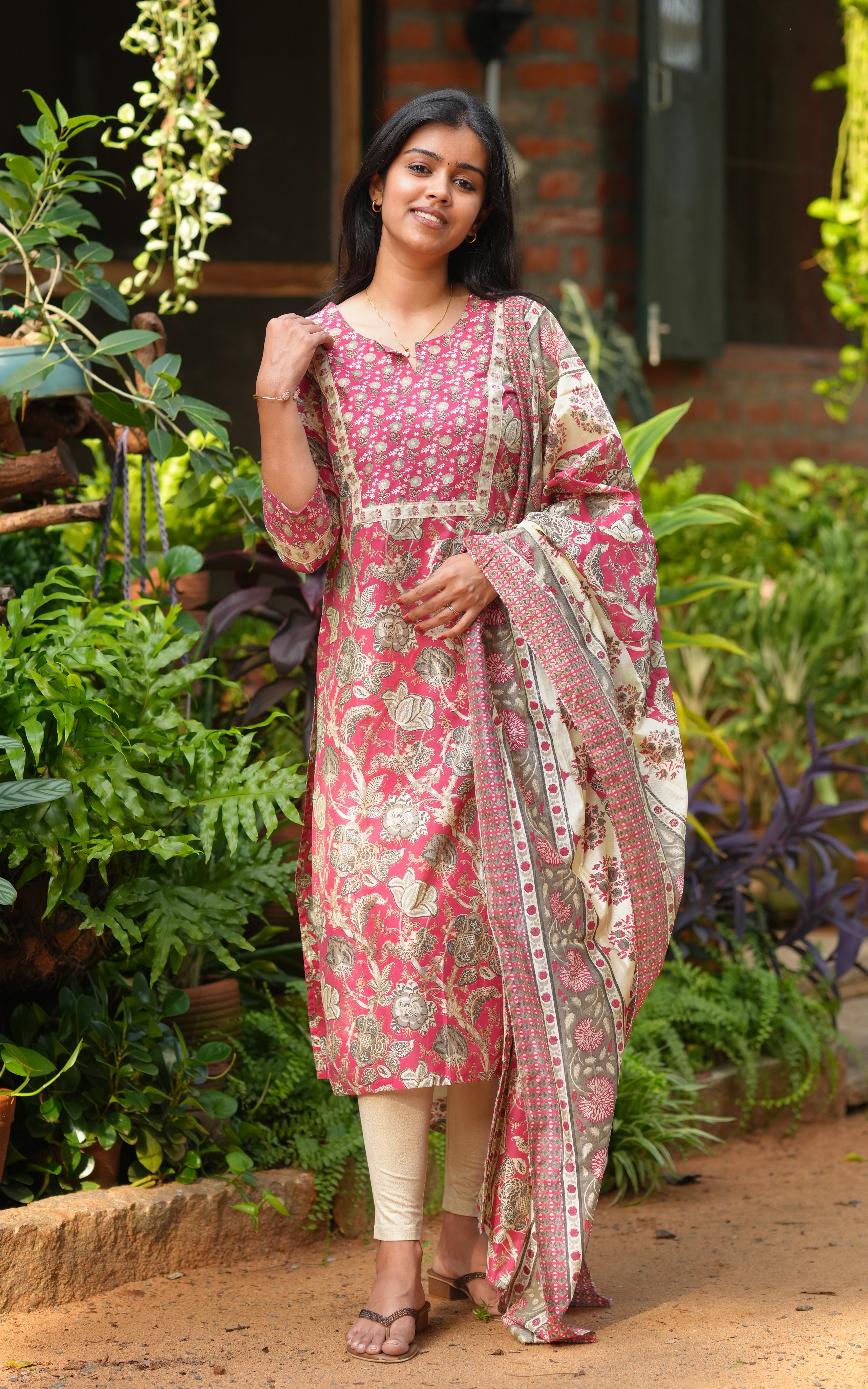 Ashya Pink (Kurti+Dupatta)