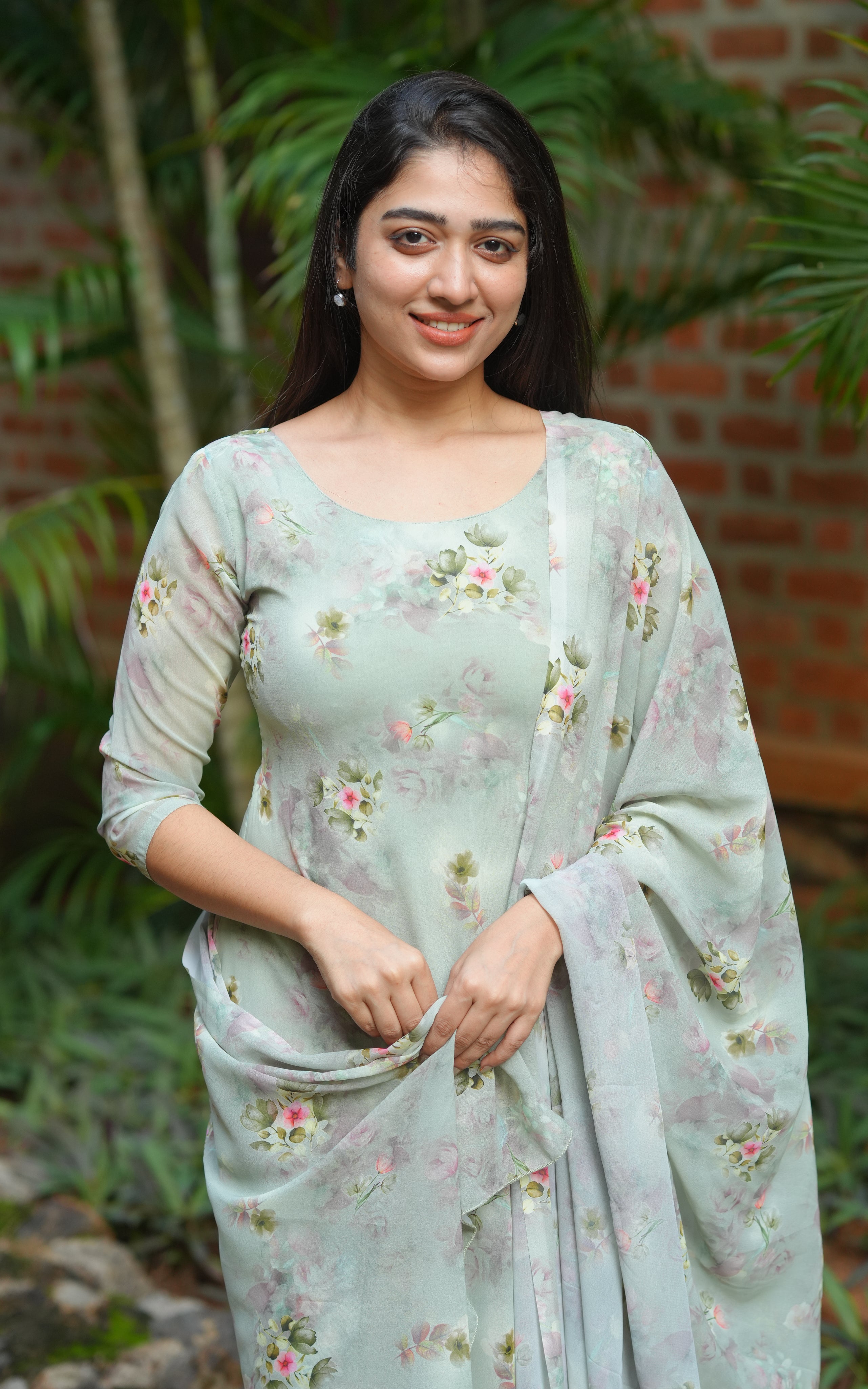 Yashmika C (Kurti+Dupatta)