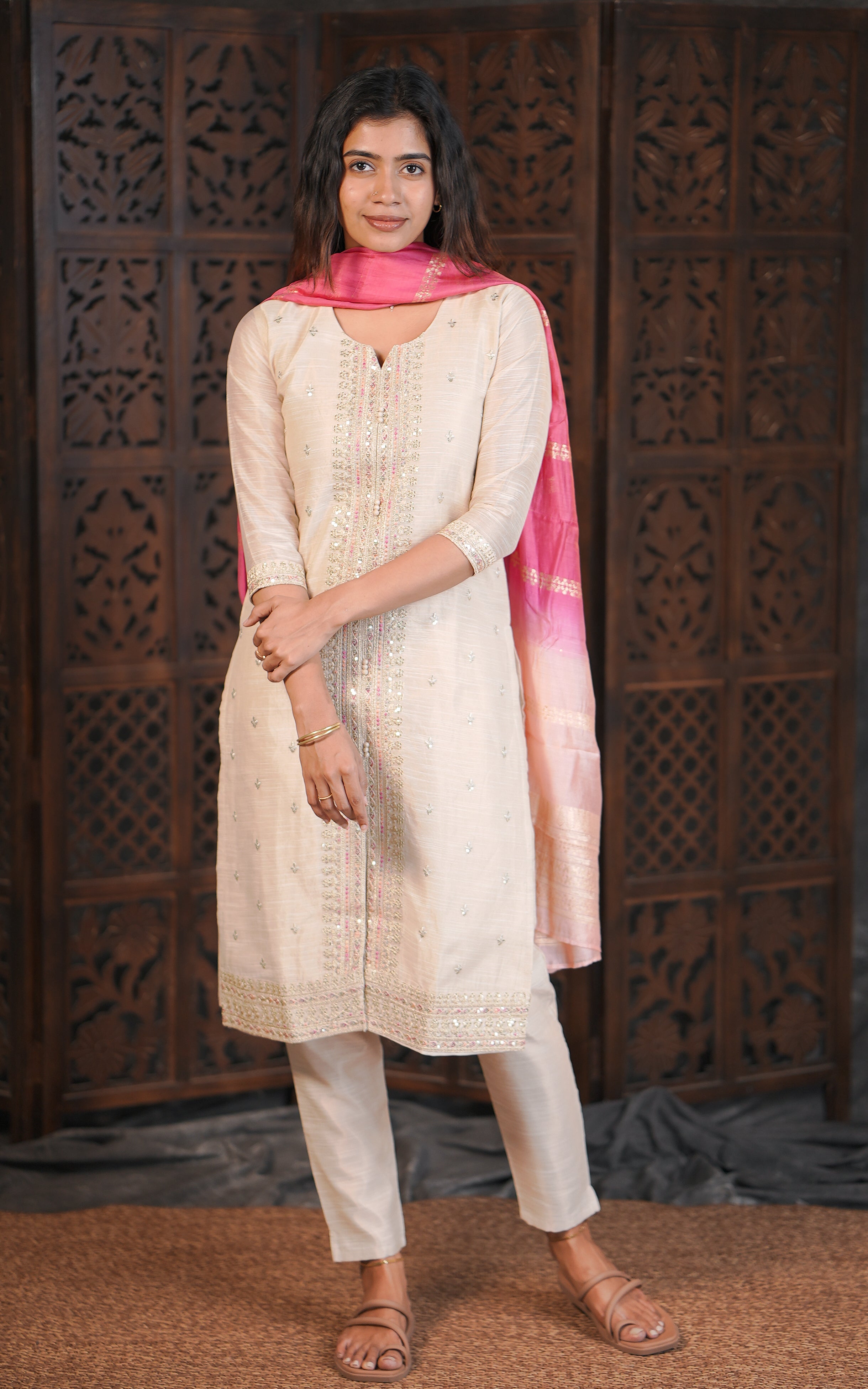 Praneeka (Kurti+Pant+Dupatta)